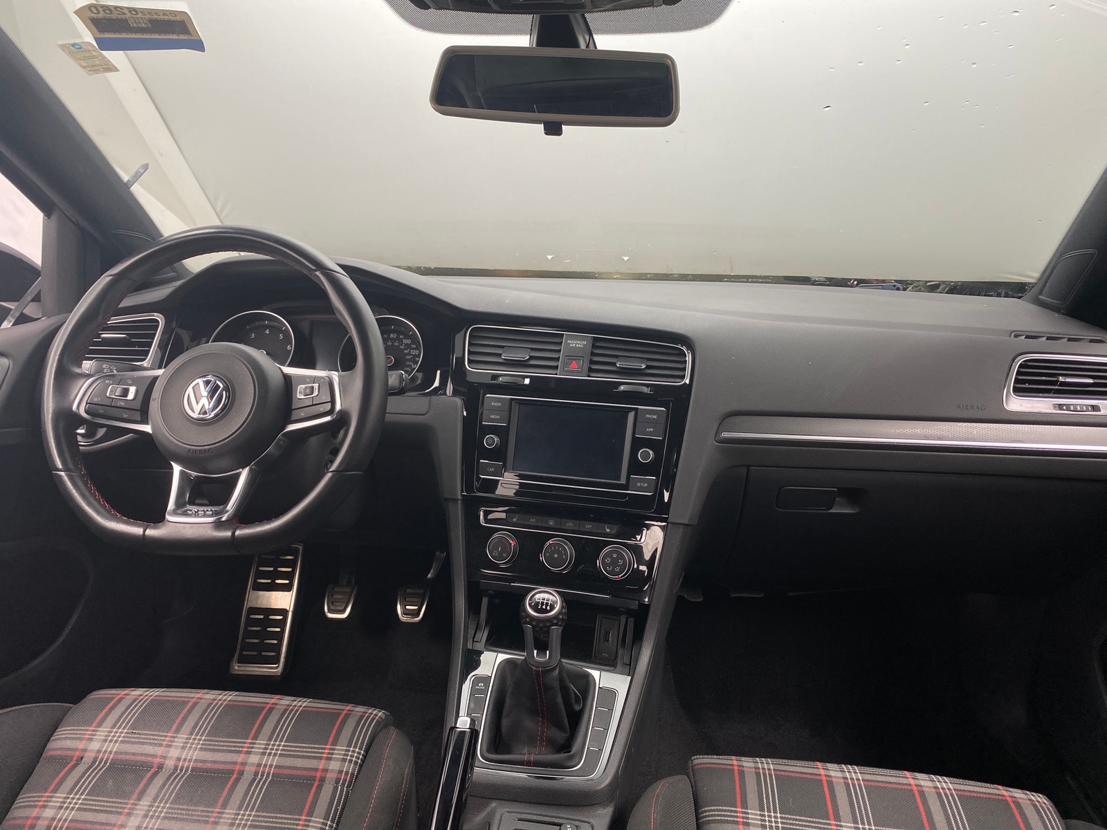 Thumbnail: 2018 Volkswagen Golf - 3