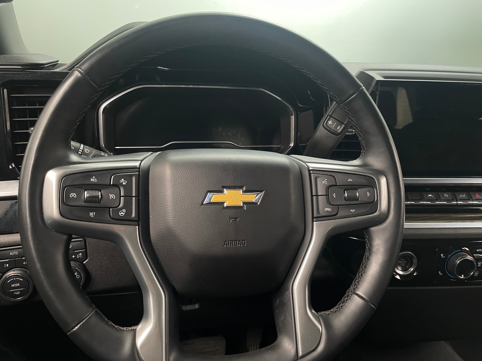 Thumbnail: 2023 Chevrolet Silverado 1500 - 5