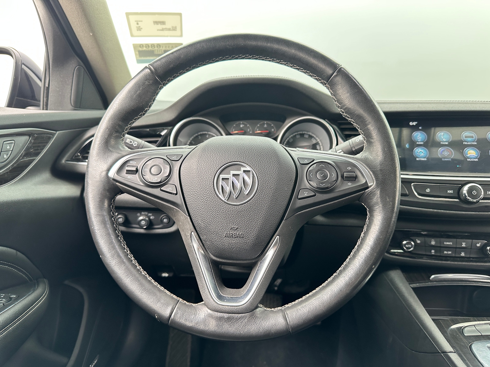 Thumbnail: 2018 Buick Regal - 4