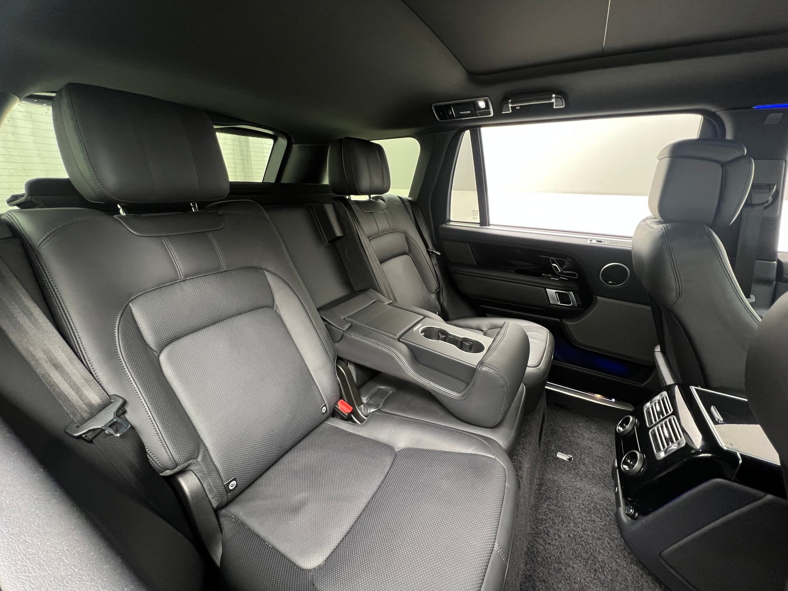 Thumbnail: 2020 Land Rover Range Rover - 5