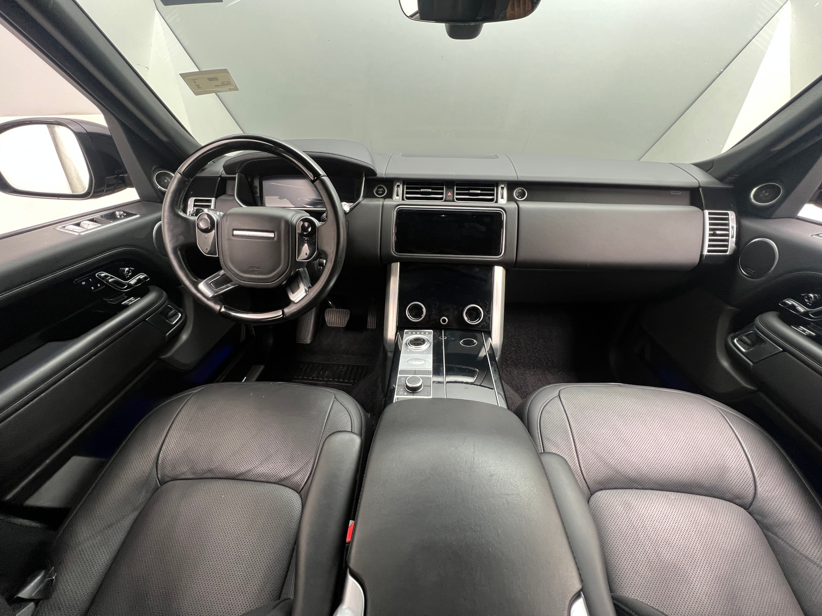 Thumbnail: 2020 Land Rover Range Rover - 2