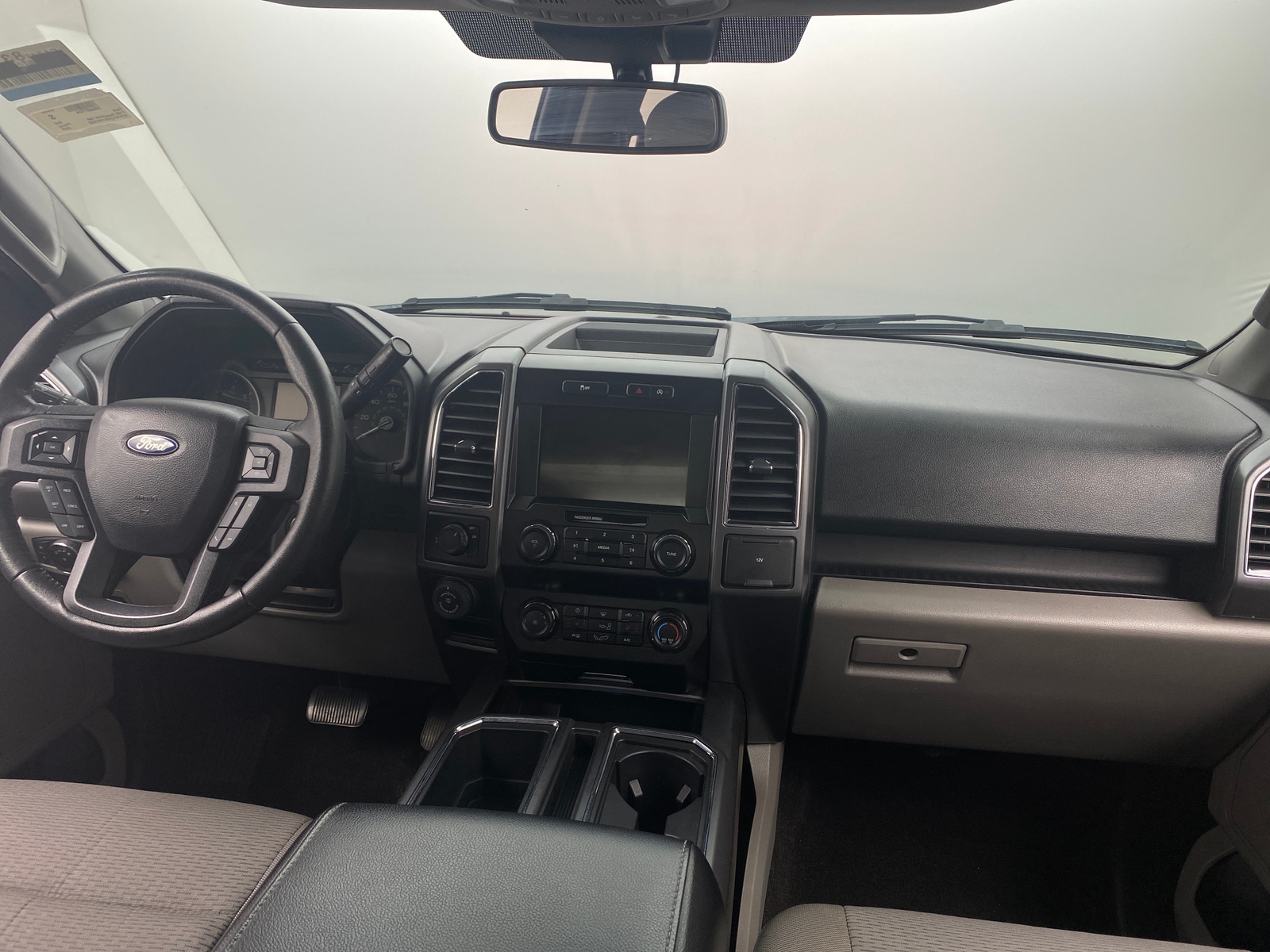 Thumbnail: 2020 Ford Econoline - 3