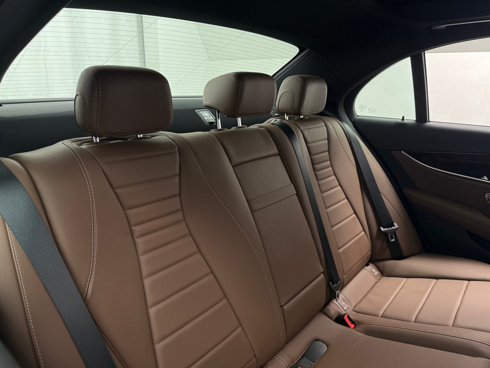 Thumbnail: 2022 Mercedes-Benz E-Class - 5