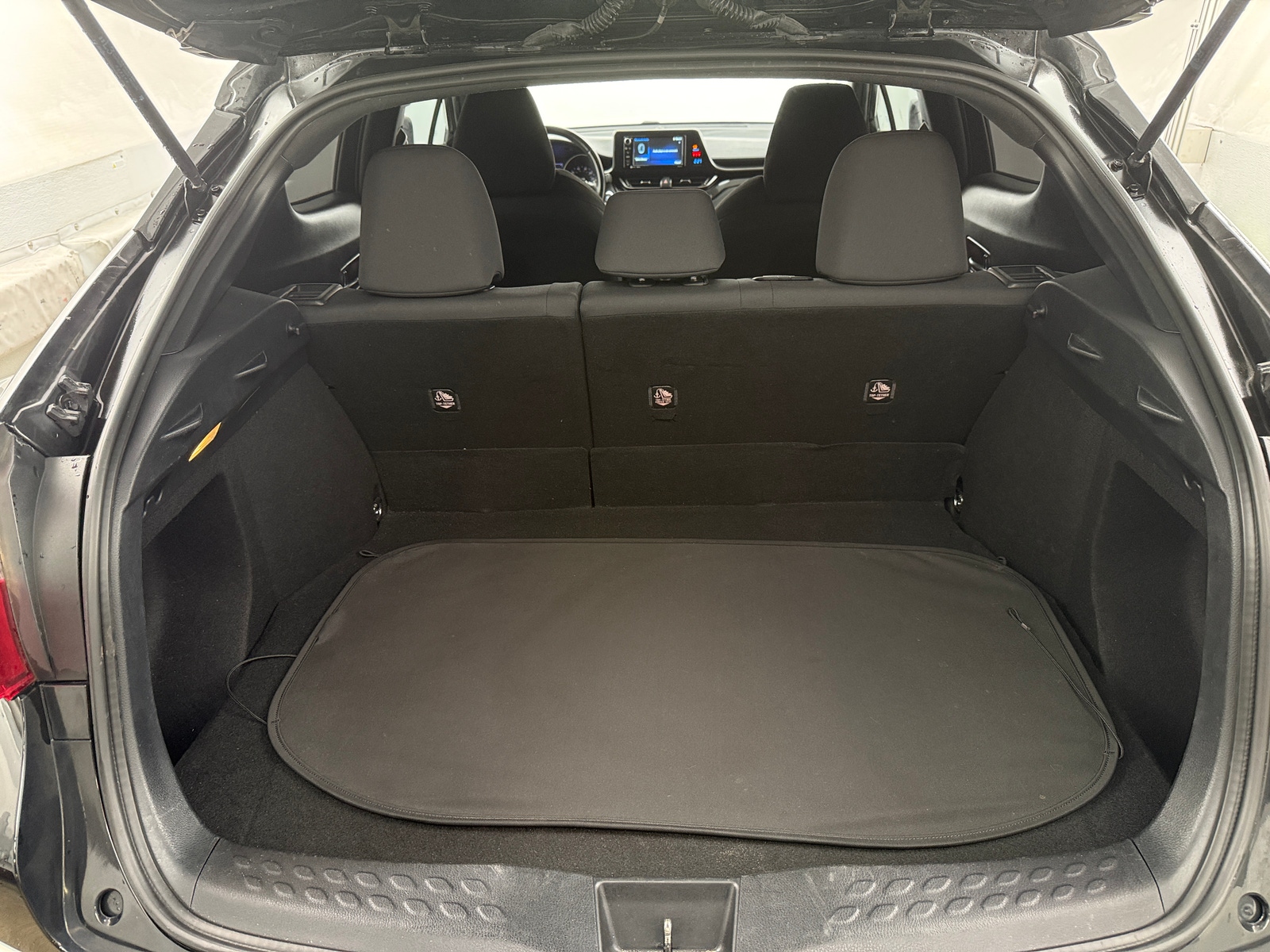 Thumbnail: 2018 Toyota C-HR - 7