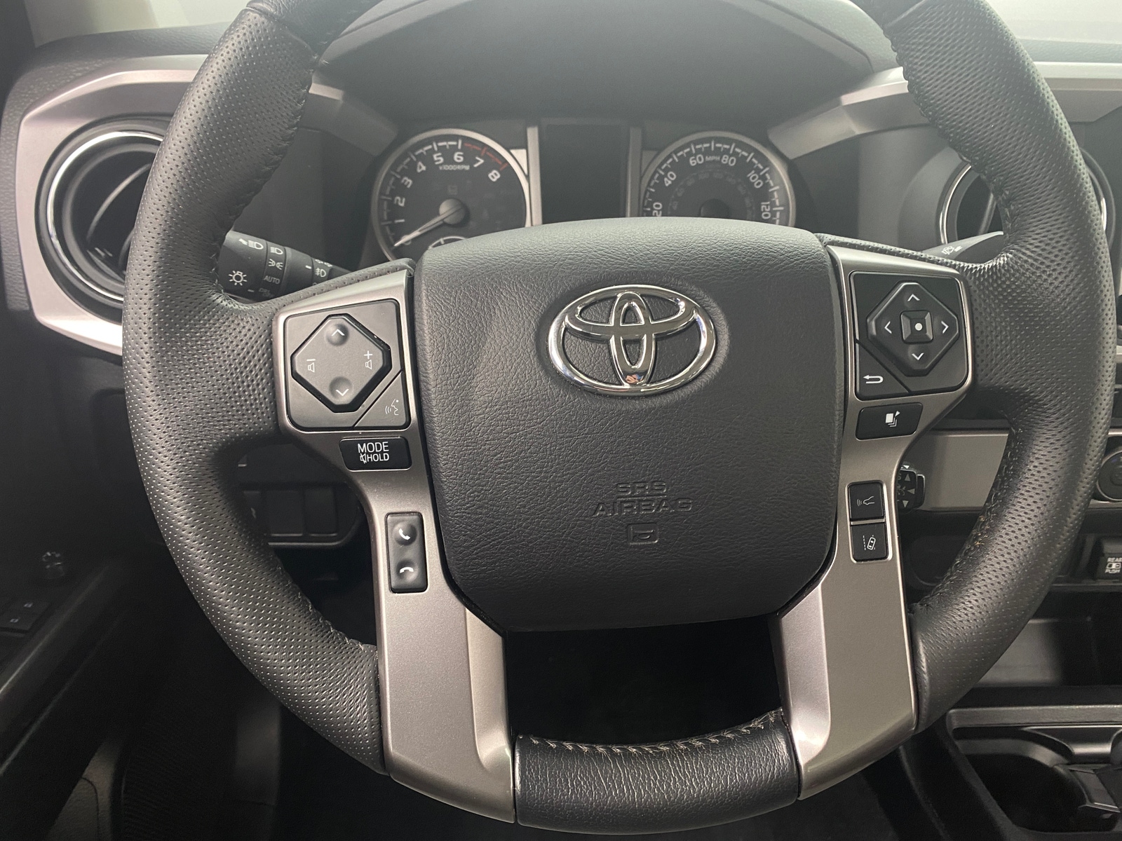 Thumbnail: 2022 Toyota Tacoma - 5