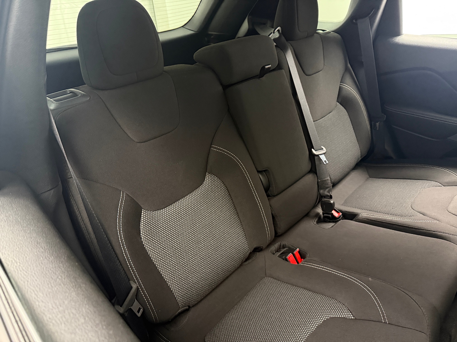 Thumbnail: 2021 Jeep Cherokee - 6