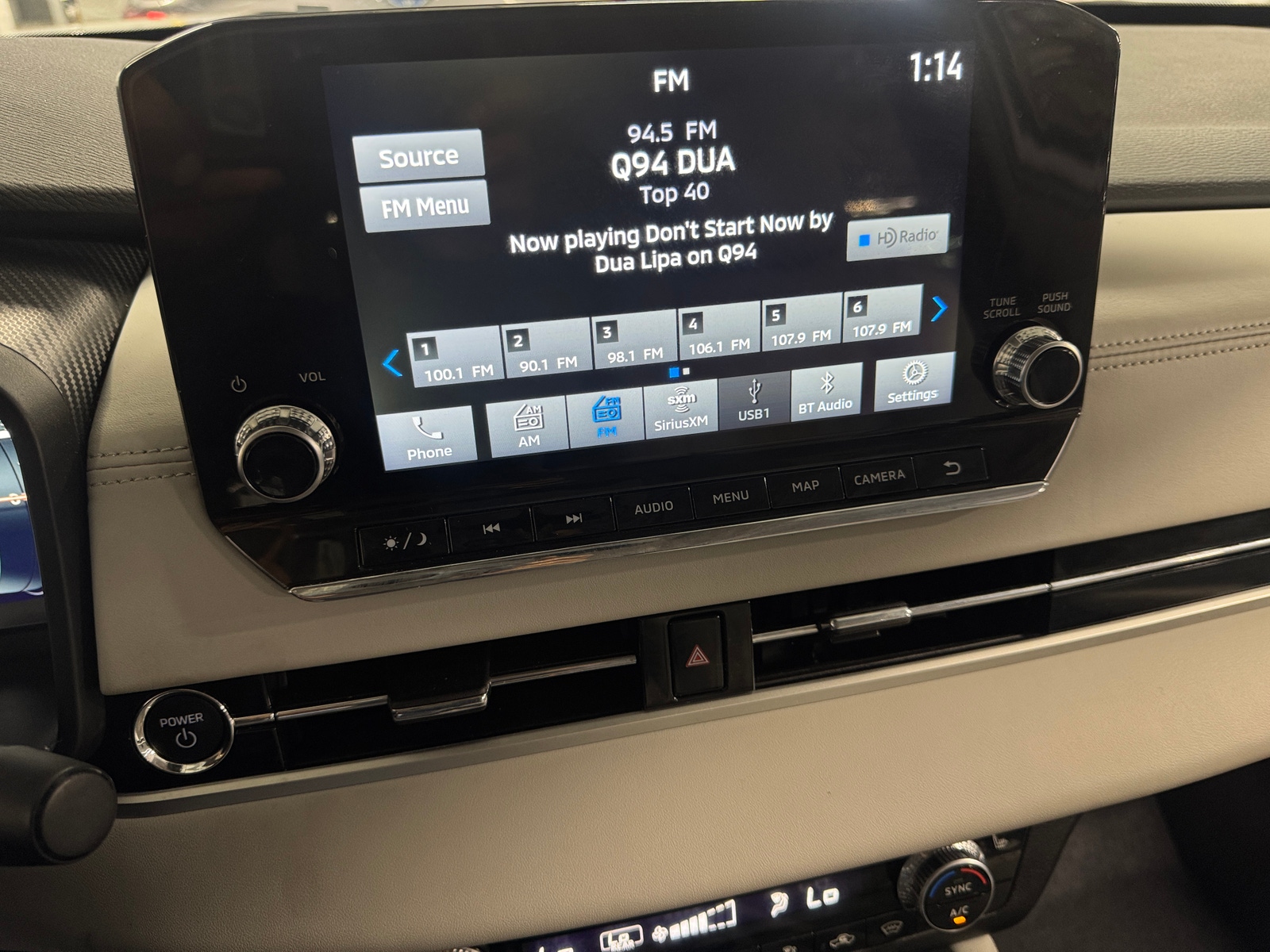 Thumbnail: 2023 Mitsubishi Outlander - 3