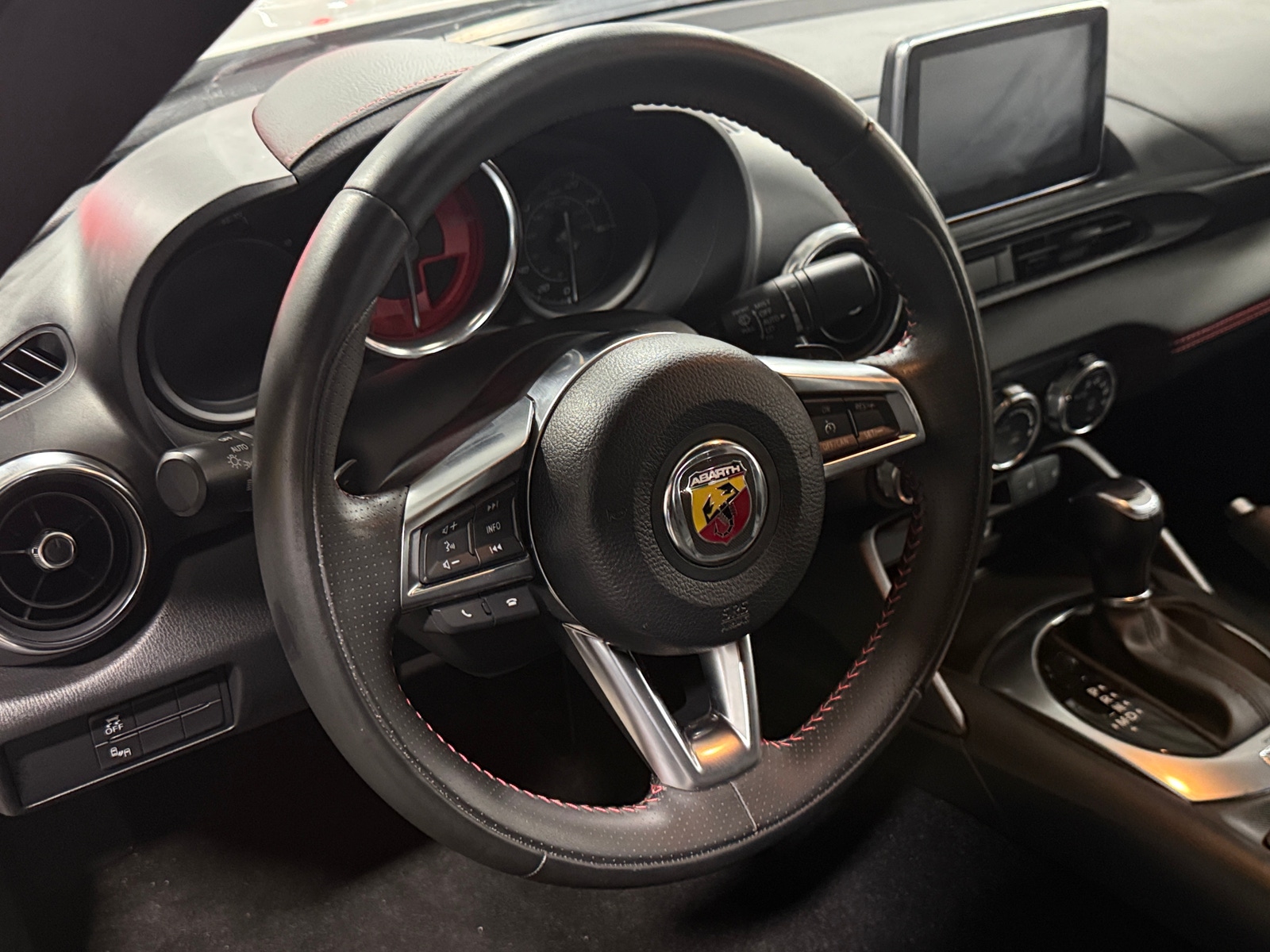 Thumbnail: 2018 Fiat 124 Spider - 4