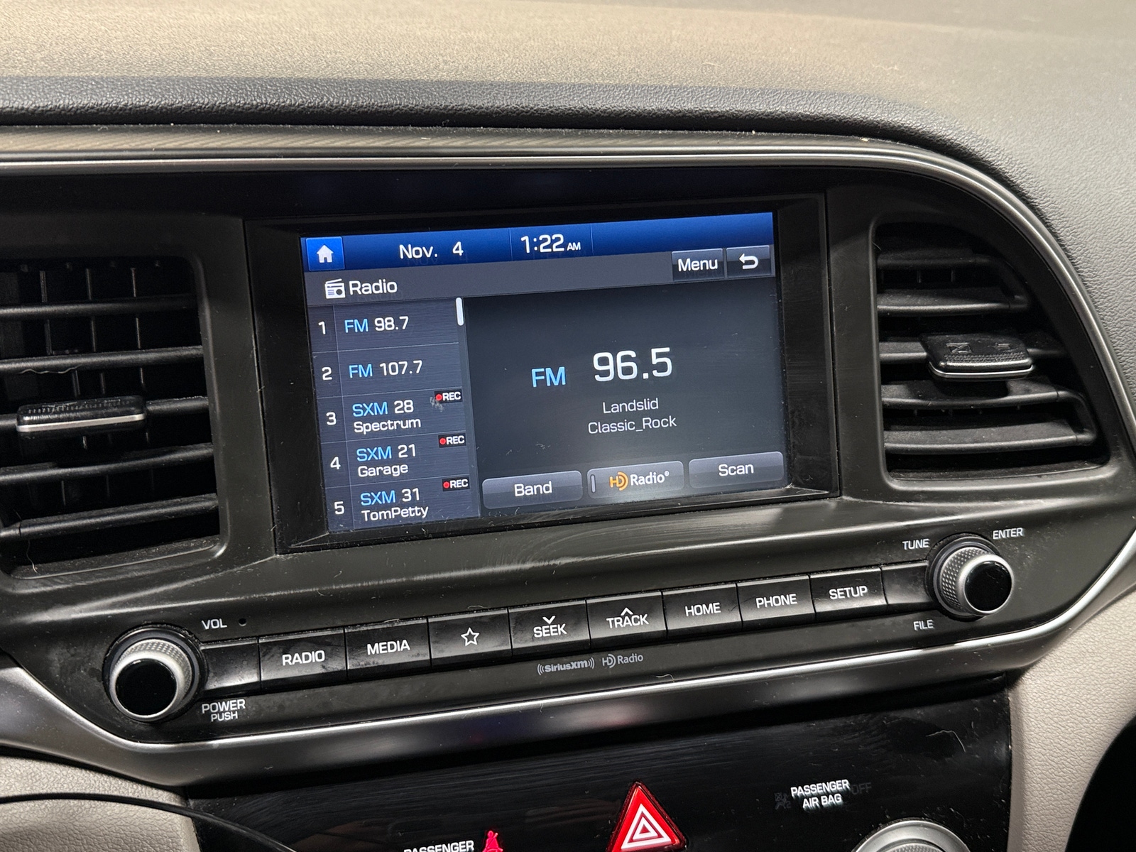 Thumbnail: 2019 Hyundai Elantra - 4