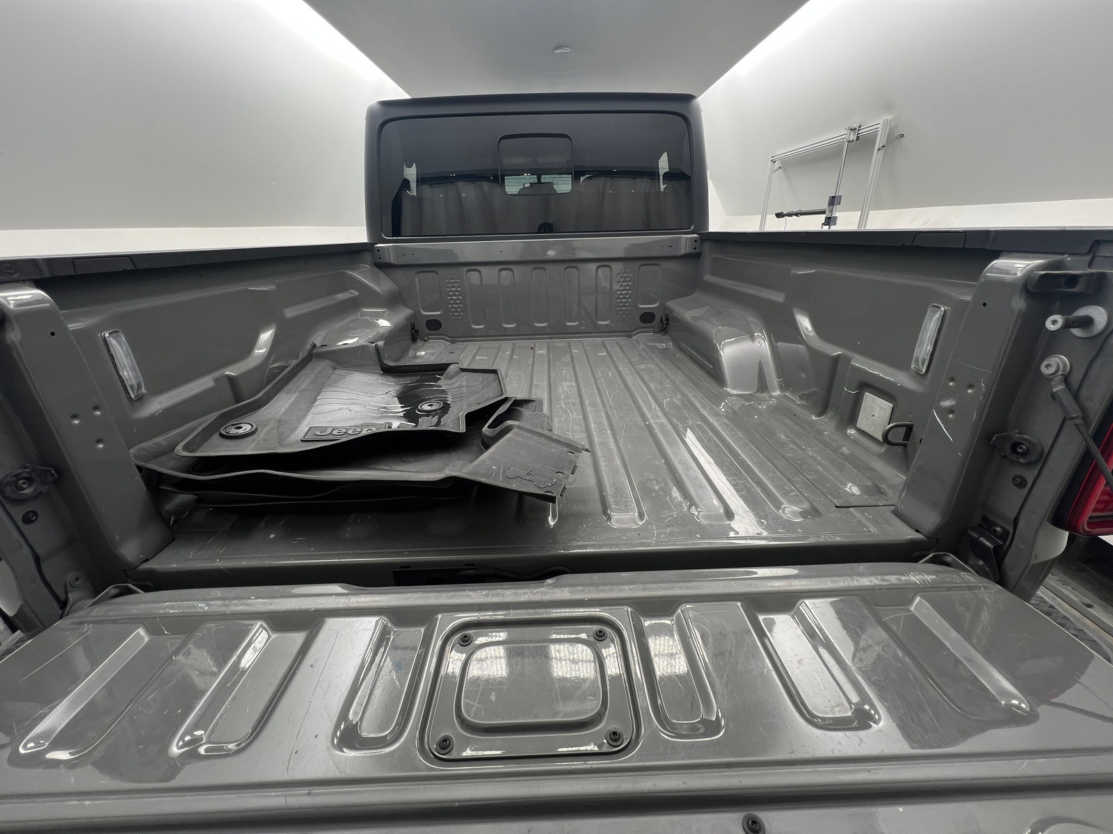 Thumbnail: 2022 Jeep Gladiator - 7