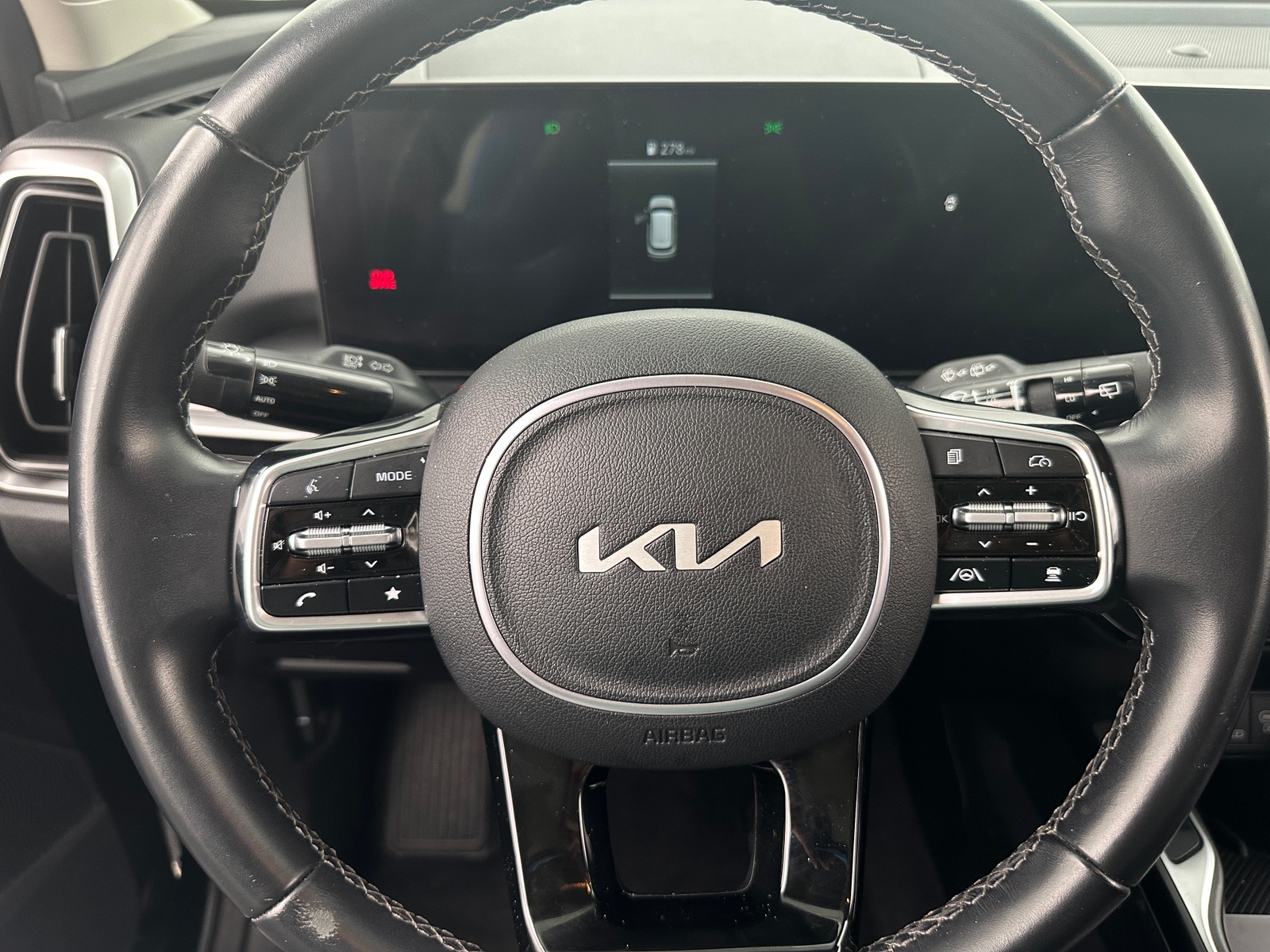 Thumbnail: 2024 Kia Sorento - 4