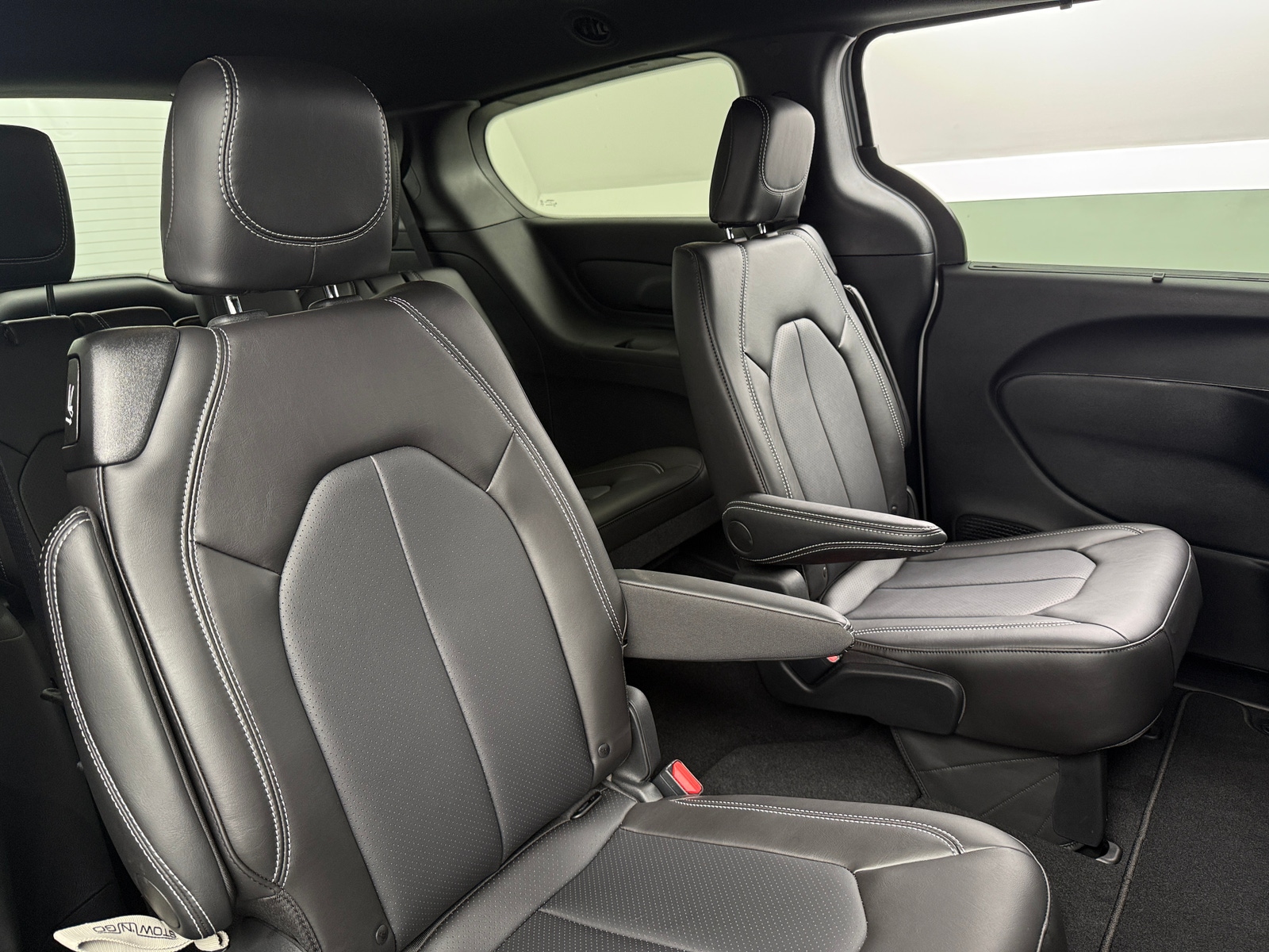 Thumbnail: 2026 Chrysler Pacifica - 5