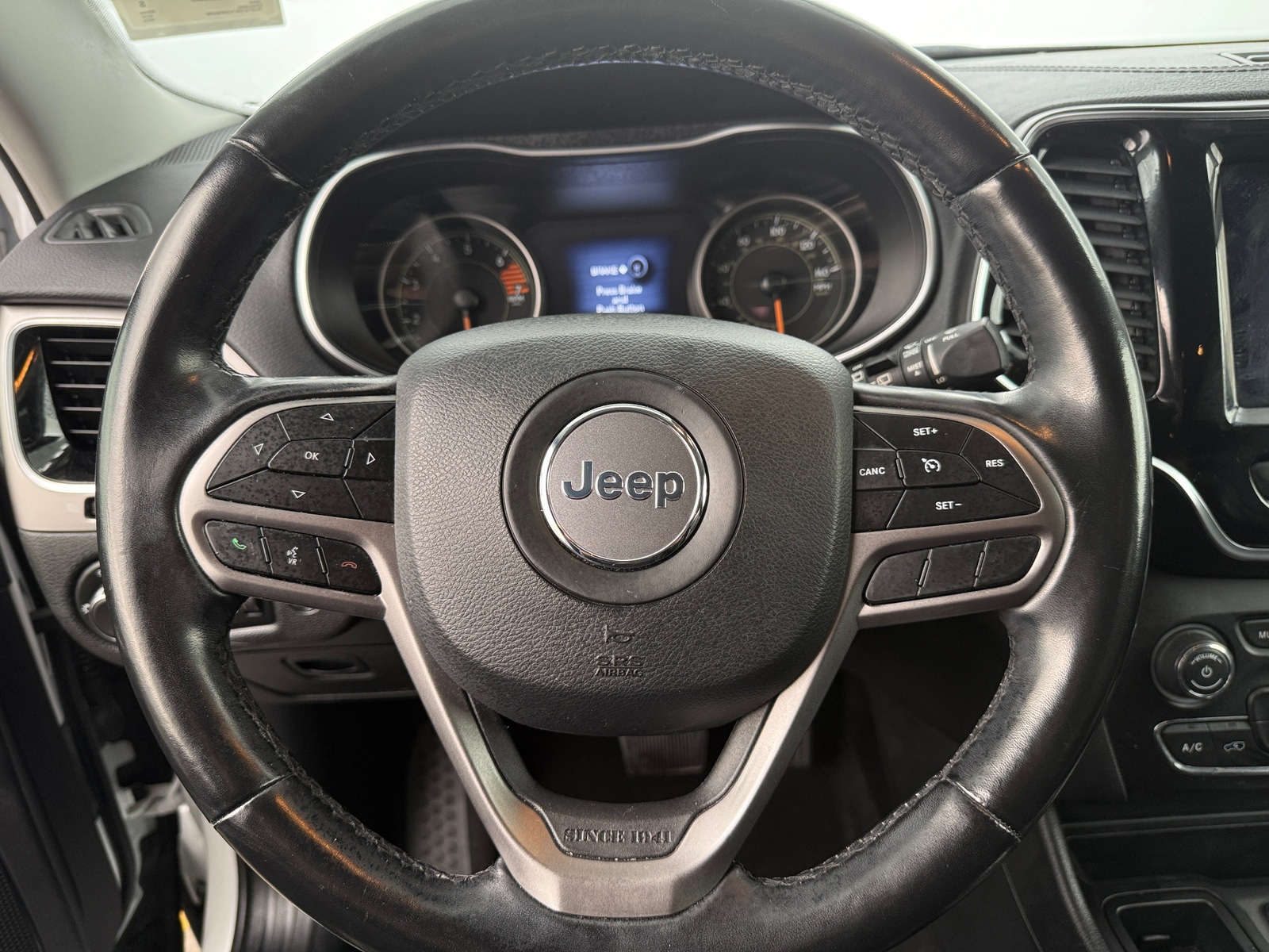 Thumbnail: 2020 Jeep Cherokee - 4