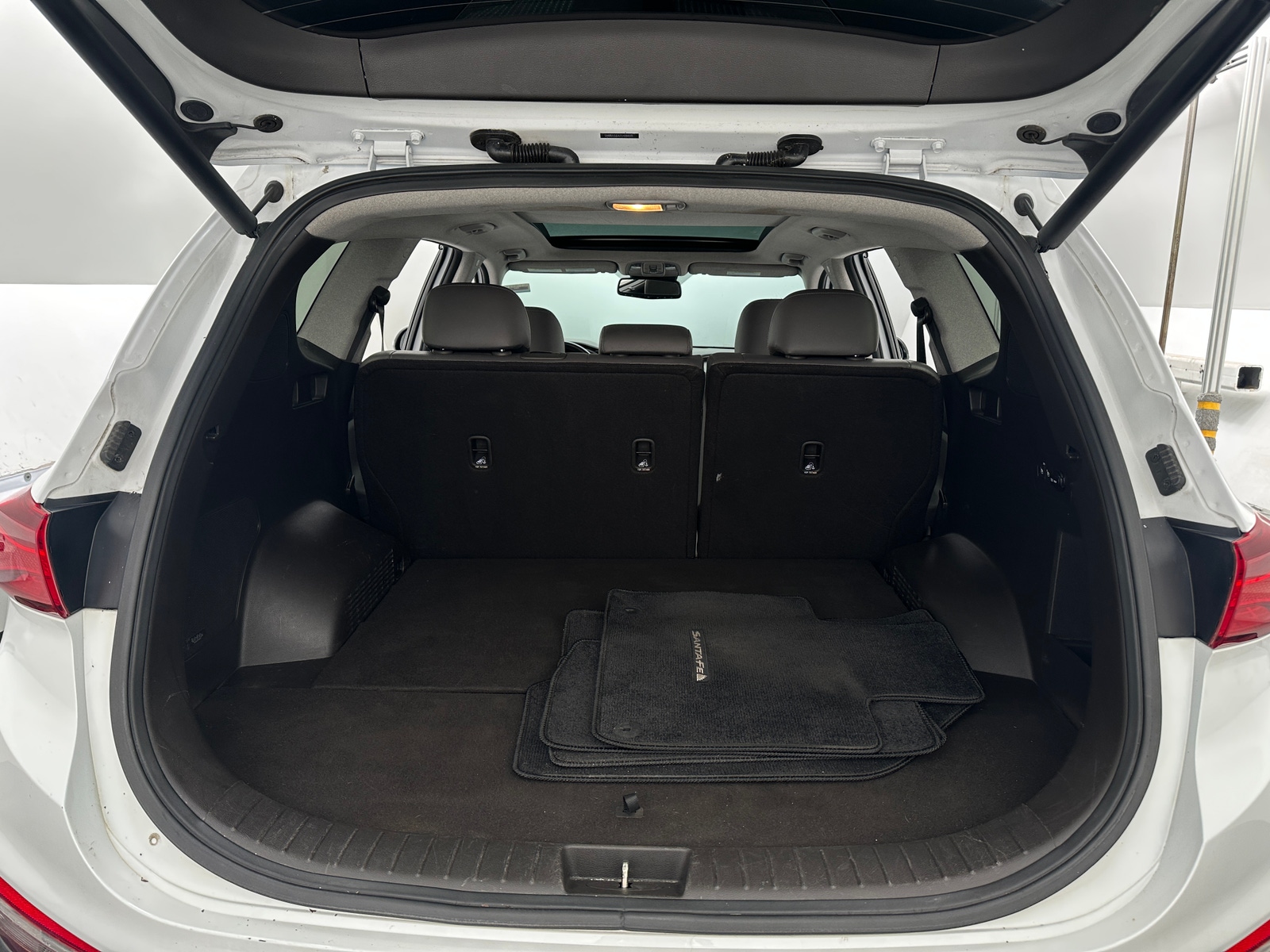 Thumbnail: 2020 Hyundai Santa Fe - 6