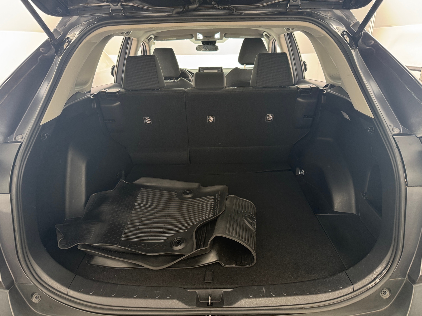 Thumbnail: 2020 Toyota RAV4 - 7