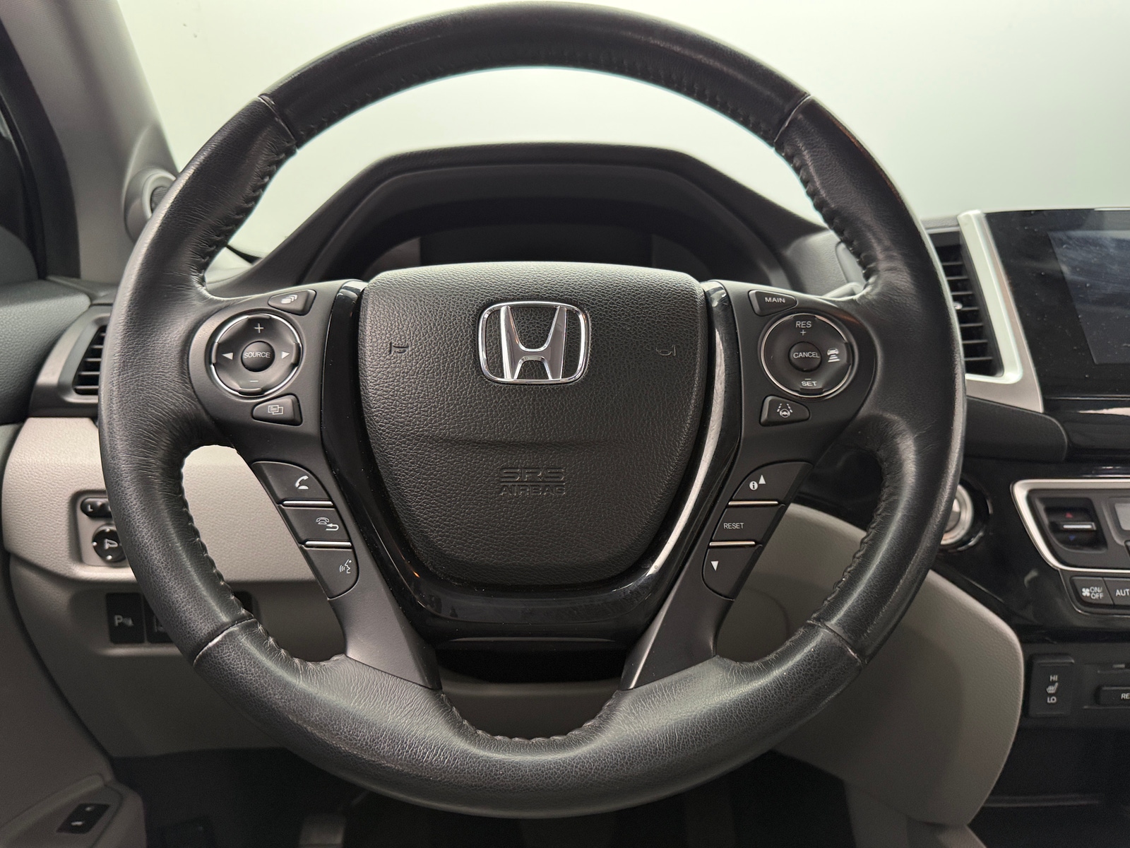 Thumbnail: 2018 Honda Pilot - 4