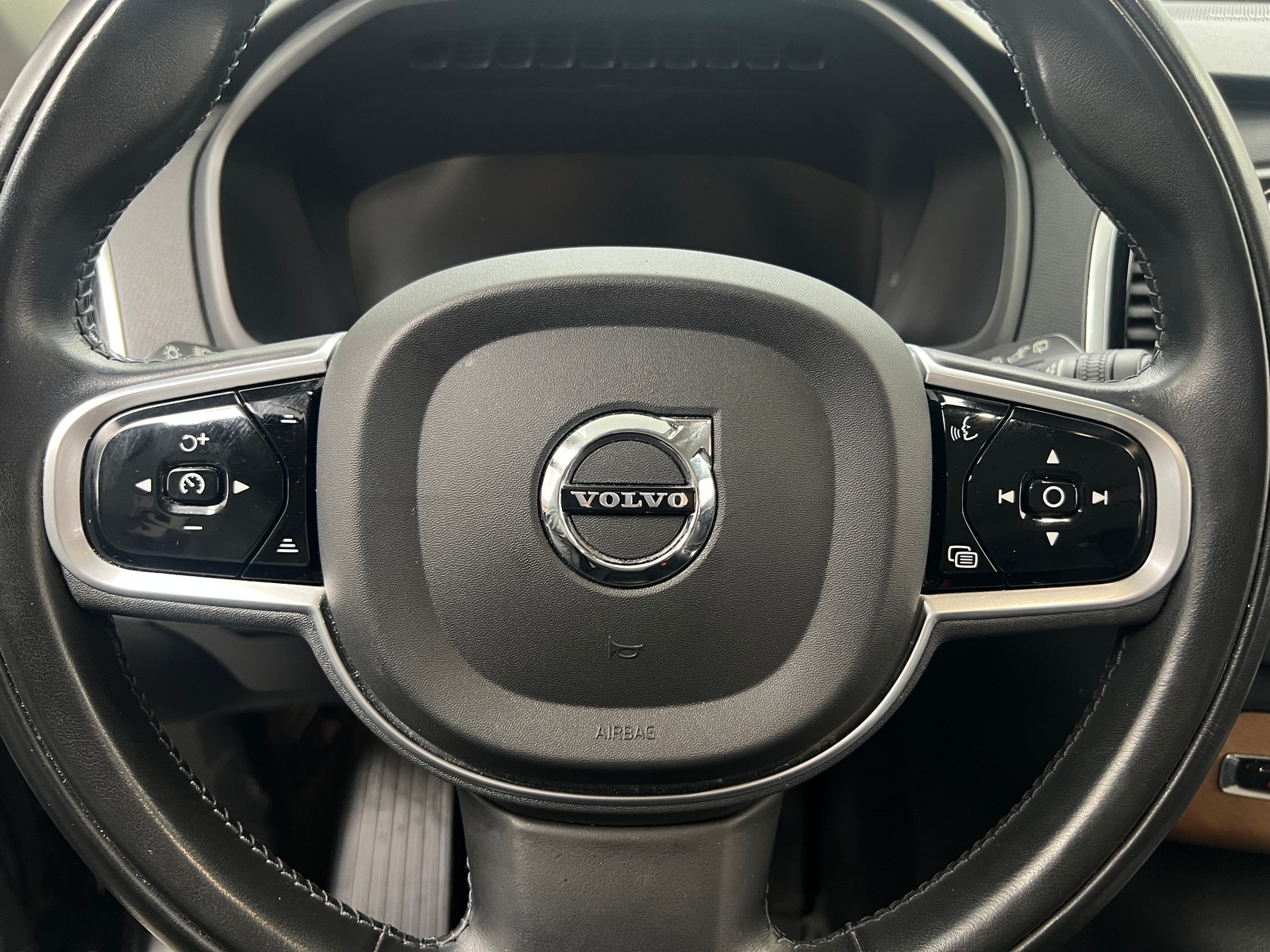 Thumbnail: 2022 Volvo XC90 - 4