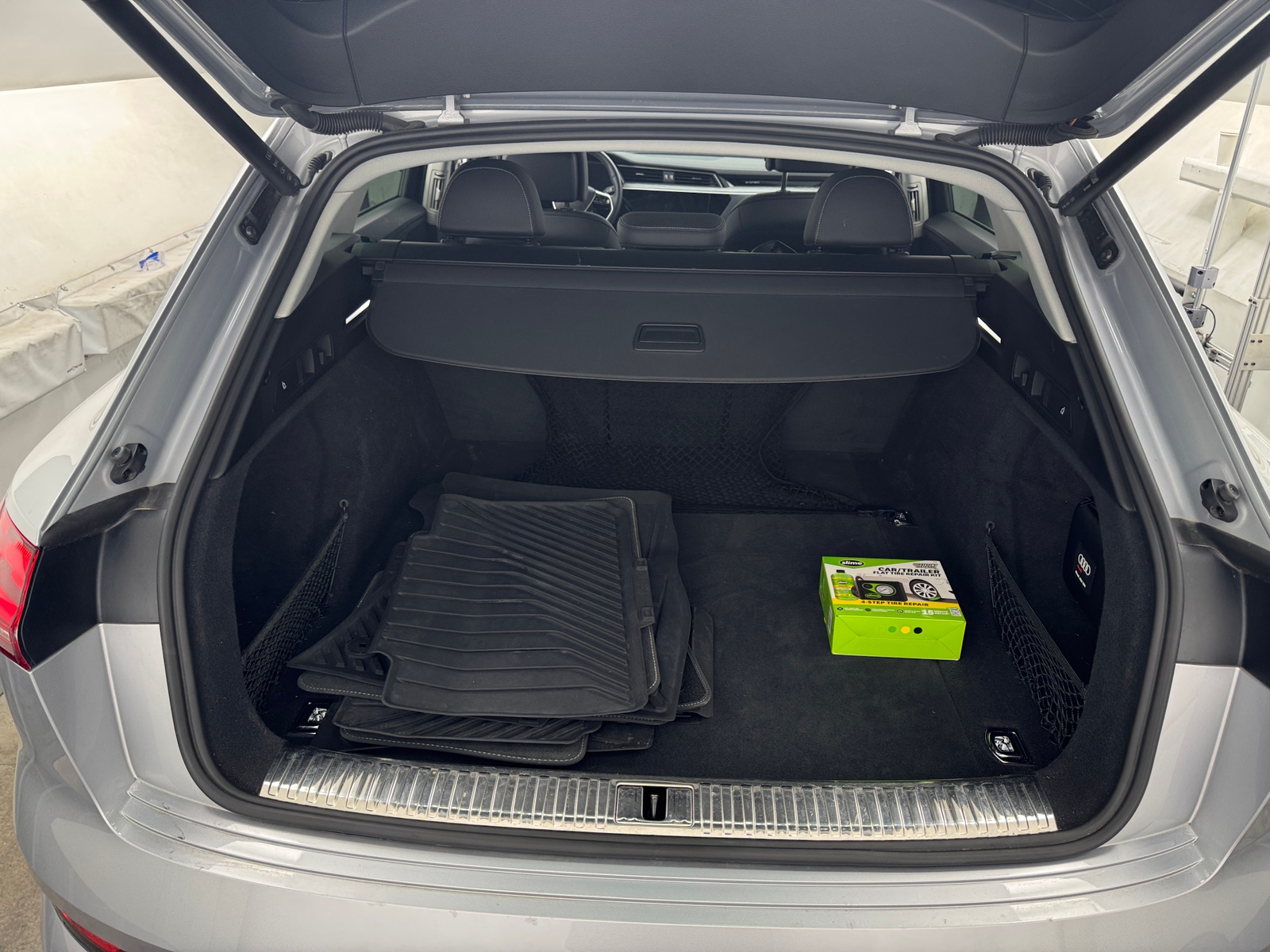 Thumbnail: 2022 Audi e-tron - 6