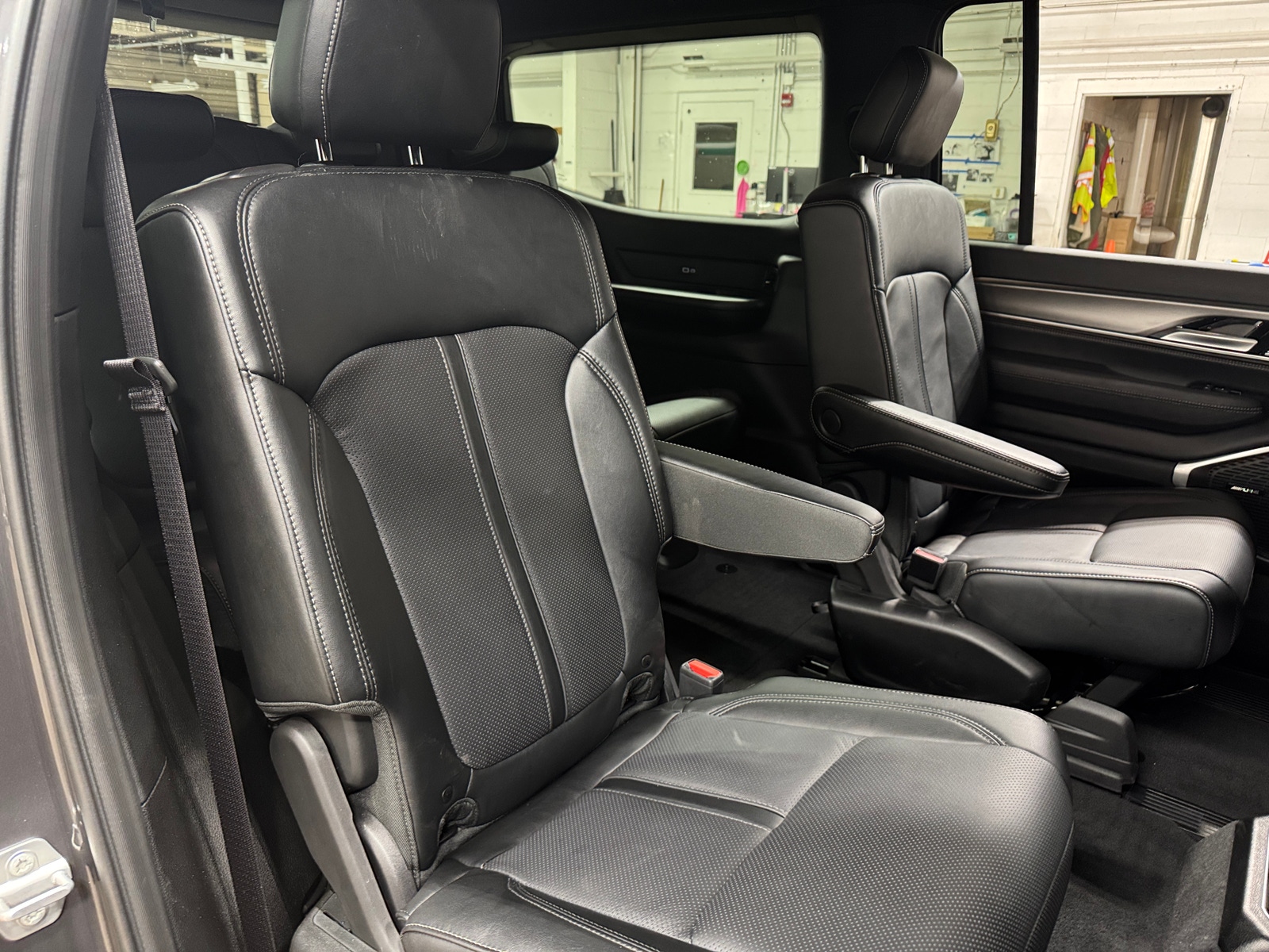 Thumbnail: 2025 Jeep Wagoneer - 5