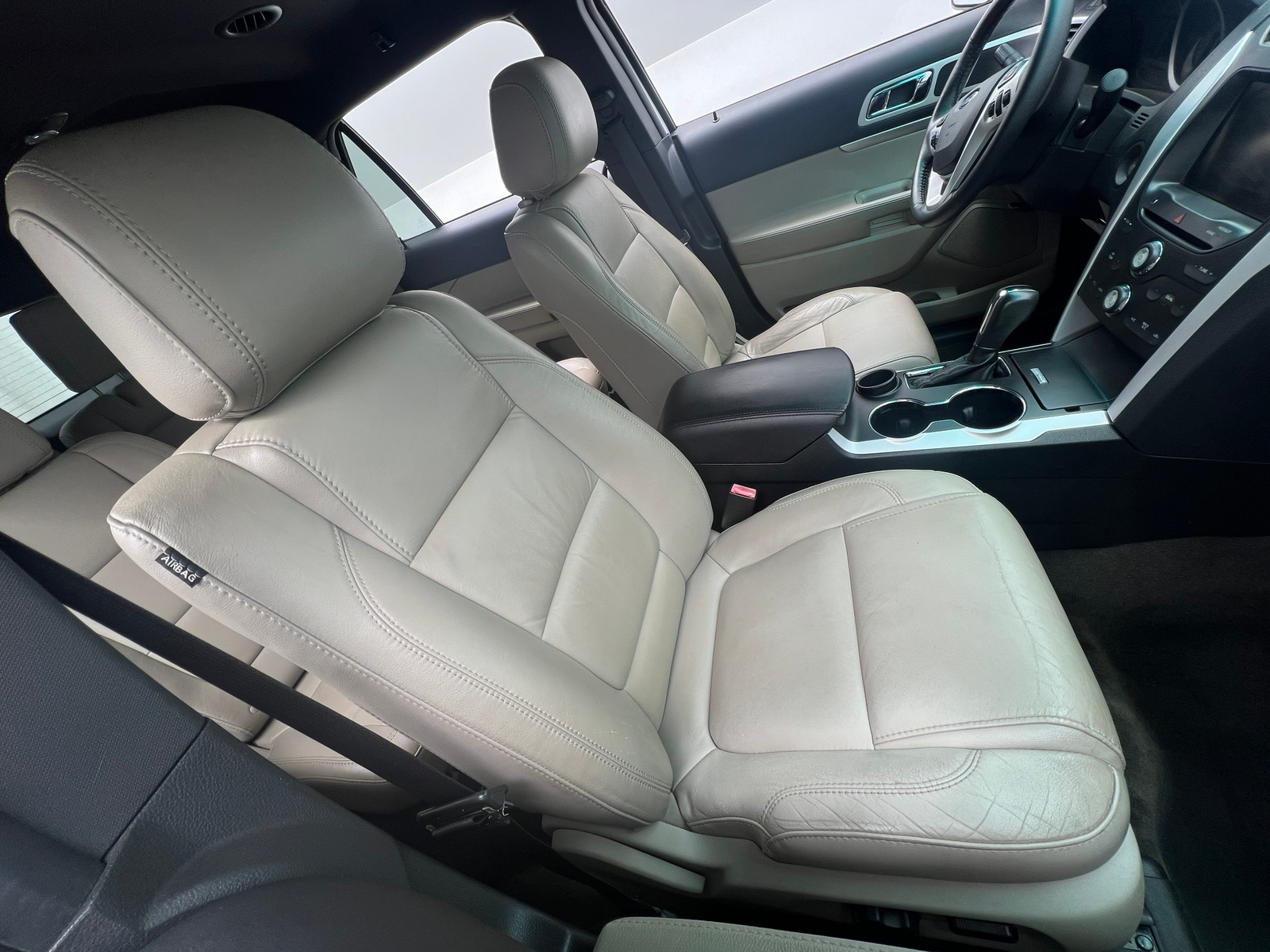 Thumbnail: 2015 Ford Explorer - 2