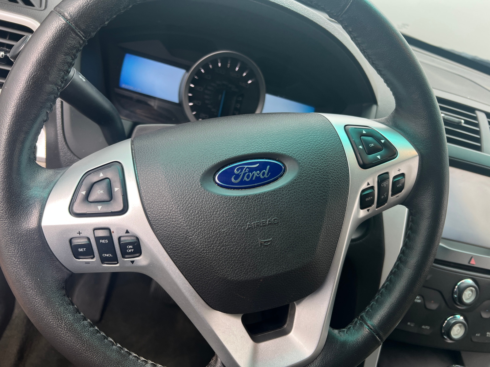 Thumbnail: 2015 Ford Explorer - 5