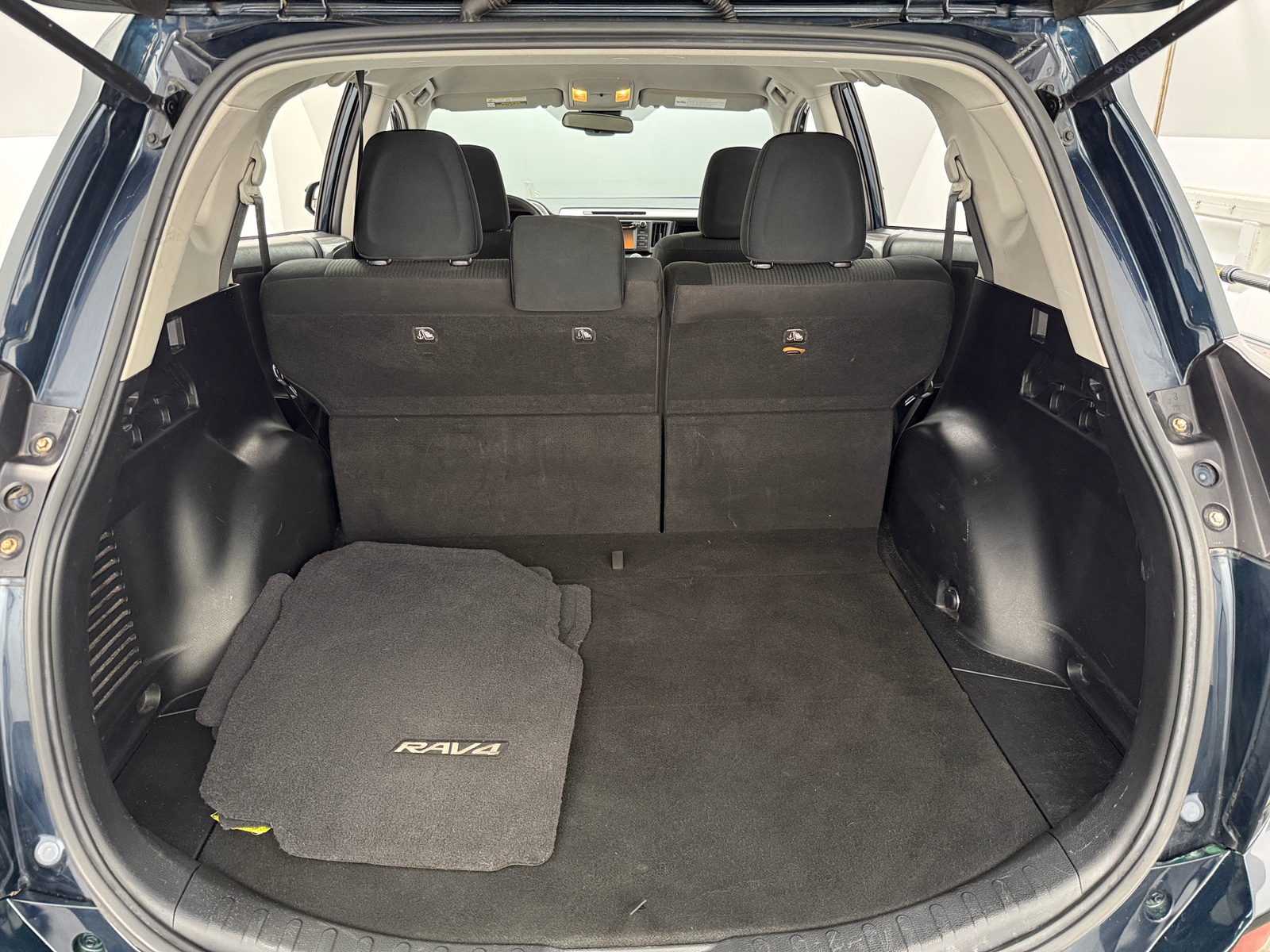 Thumbnail: 2018 Toyota RAV4 - 7