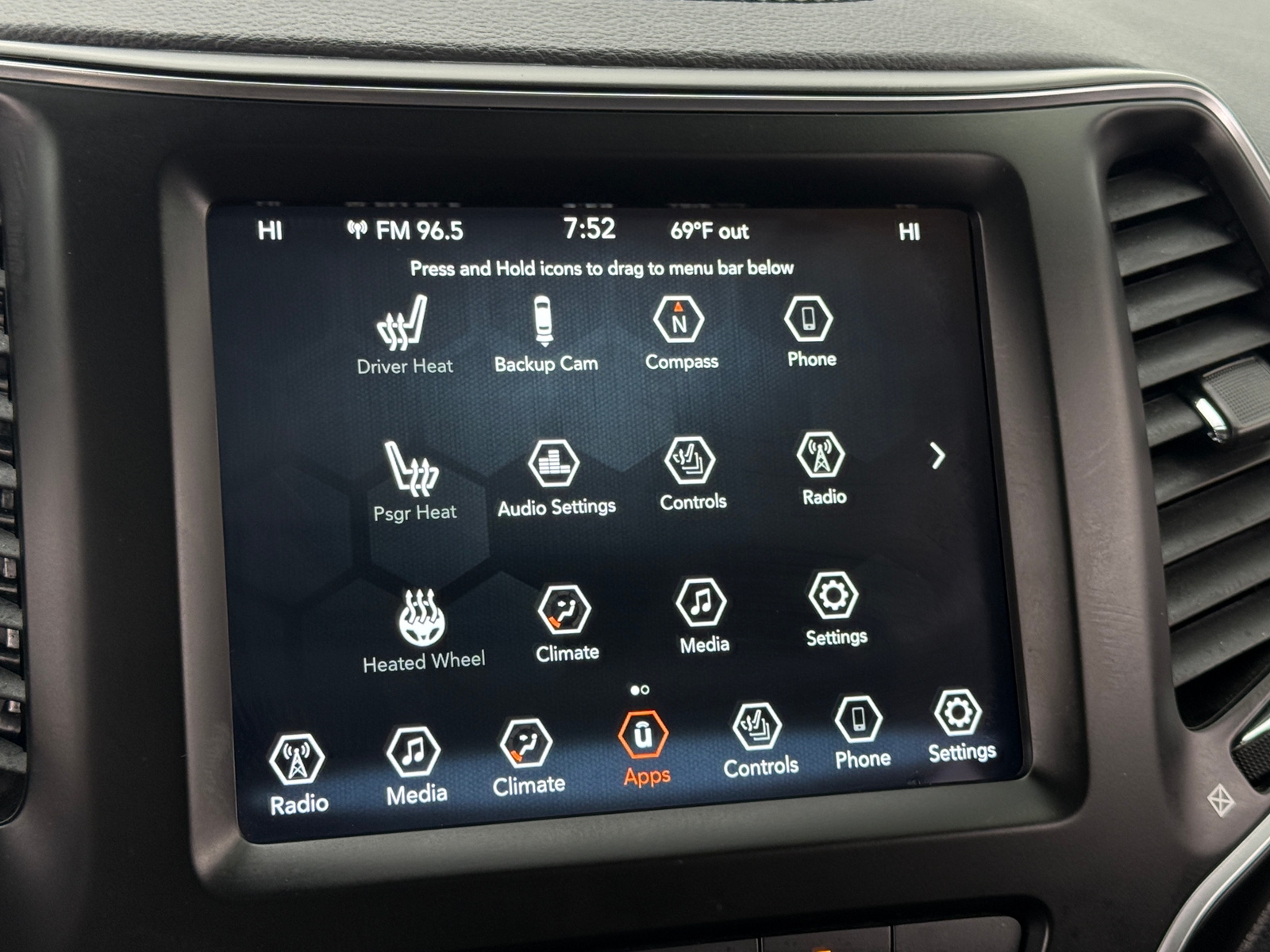 Thumbnail: 2022 Jeep Cherokee - 3