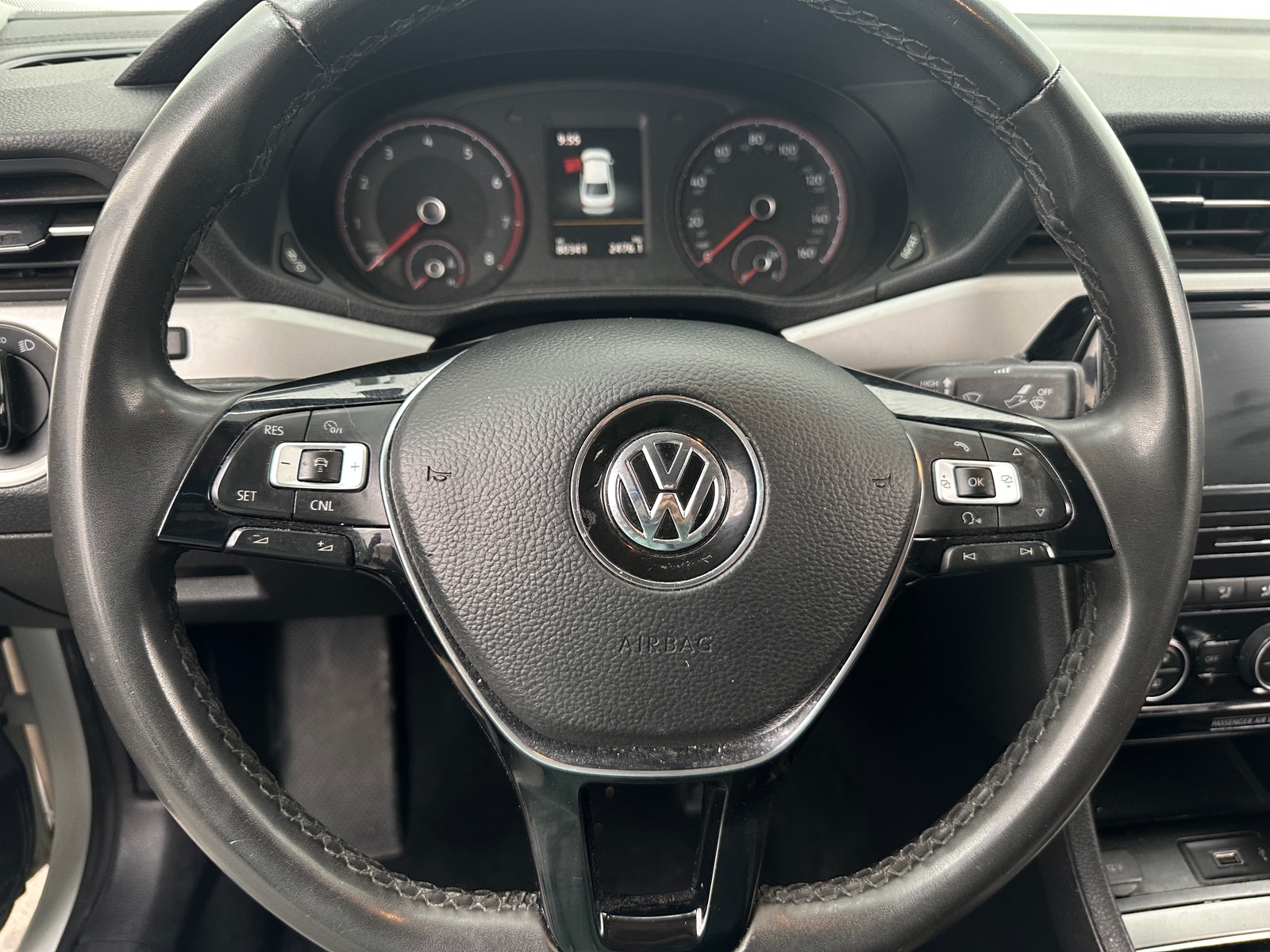 Thumbnail: 2021 Volkswagen Passat - 4