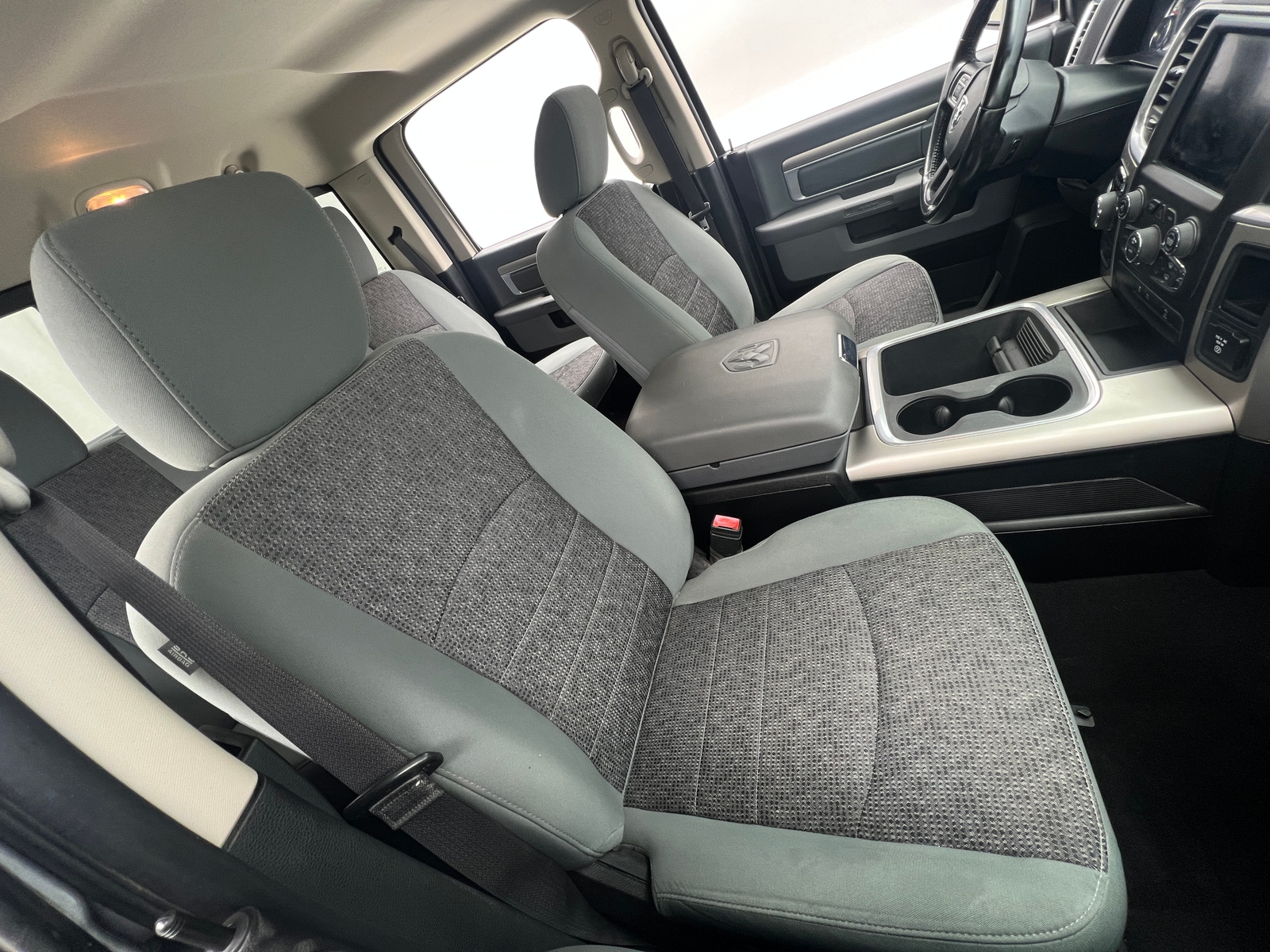 Thumbnail: 2020 RAM 1500 Classic - 2