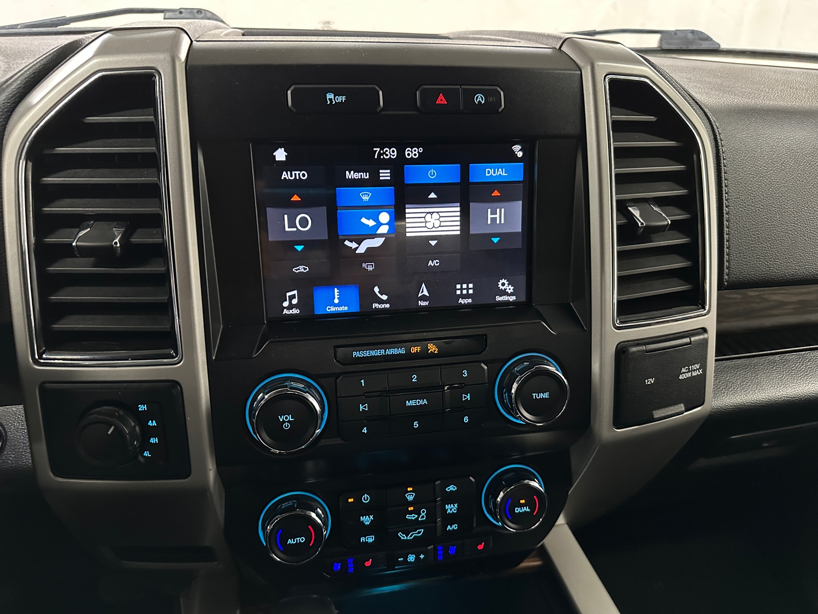 Thumbnail: 2019 Ford Econoline - 3