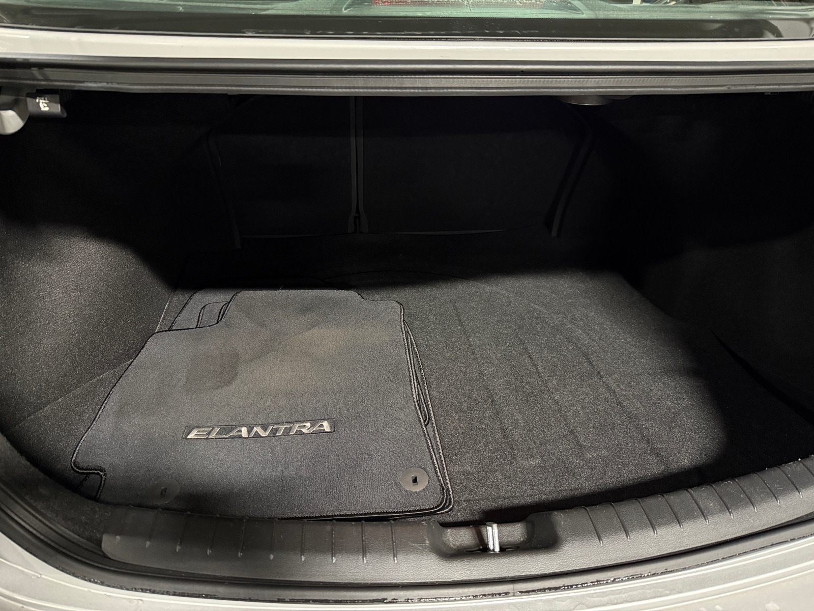 Thumbnail: 2017 Hyundai Elantra - 6