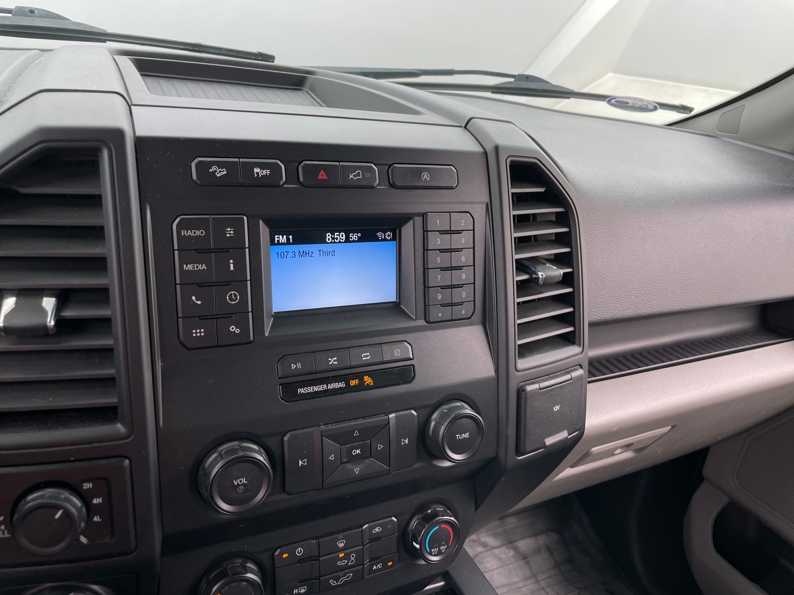 Thumbnail: 2019 Ford Econoline - 4