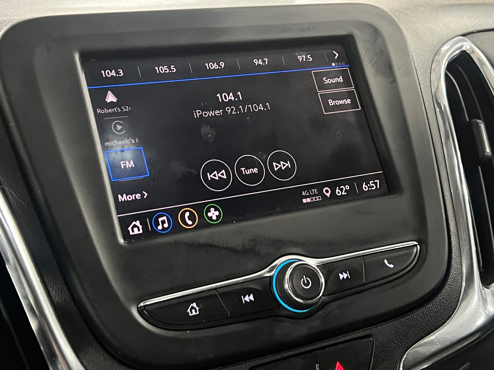 Thumbnail: 2022 Chevrolet Equinox - 4