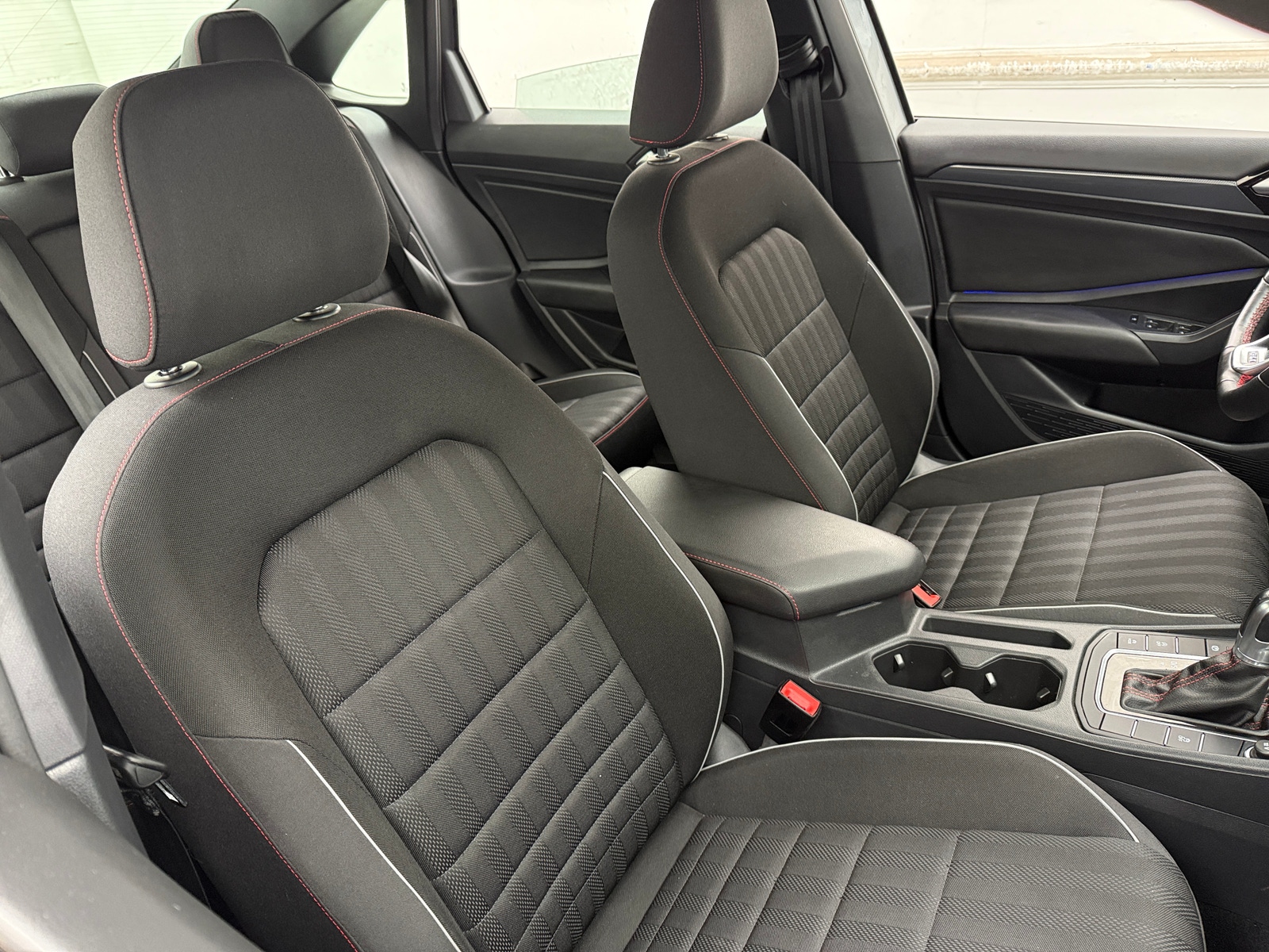 Thumbnail: 2019 Volkswagen Jetta - 2