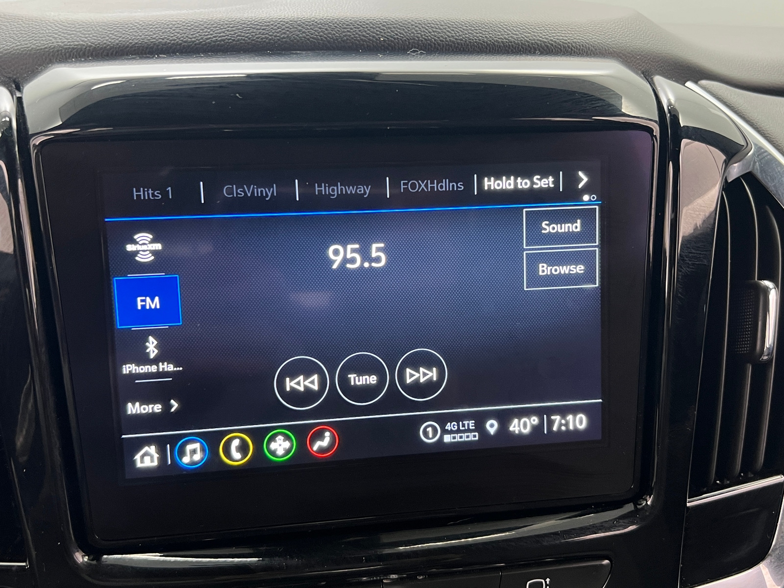 Thumbnail: 2023 Chevrolet Traverse - 4