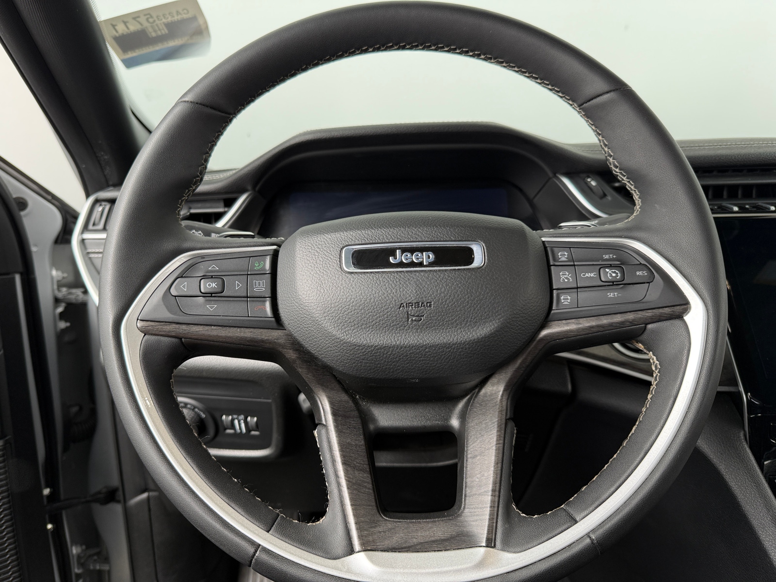 Thumbnail: 2024 Jeep Grand Cherokee L - 4