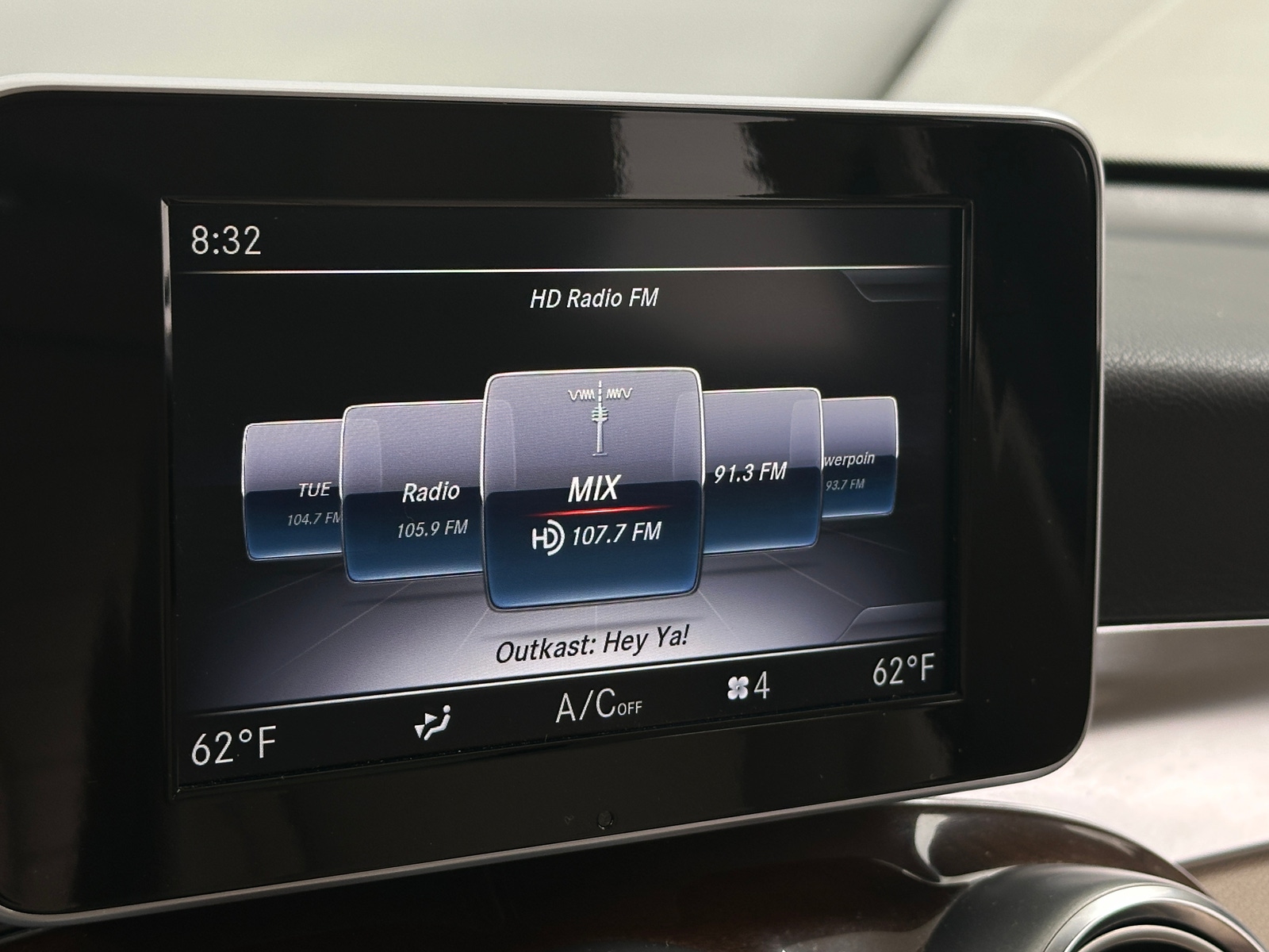 Thumbnail: 2019 Mercedes-Benz GLC - 3