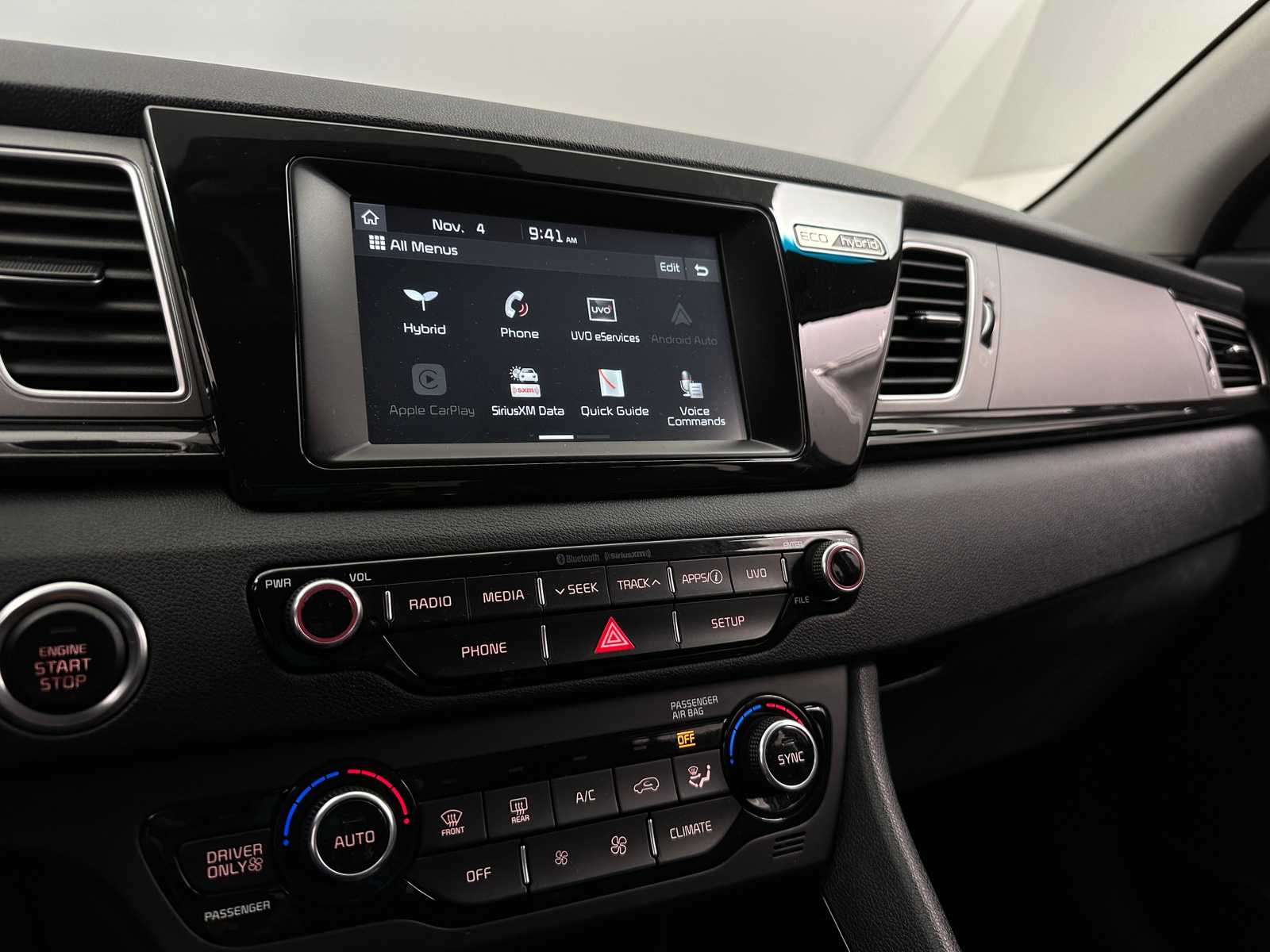 Thumbnail: 2019 Kia Niro - 4