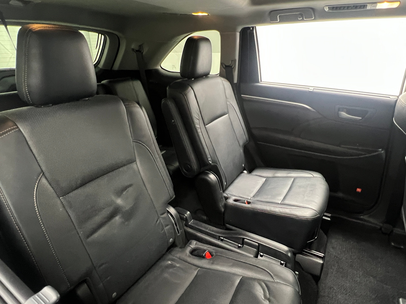 Thumbnail: 2016 Toyota Highlander - 5