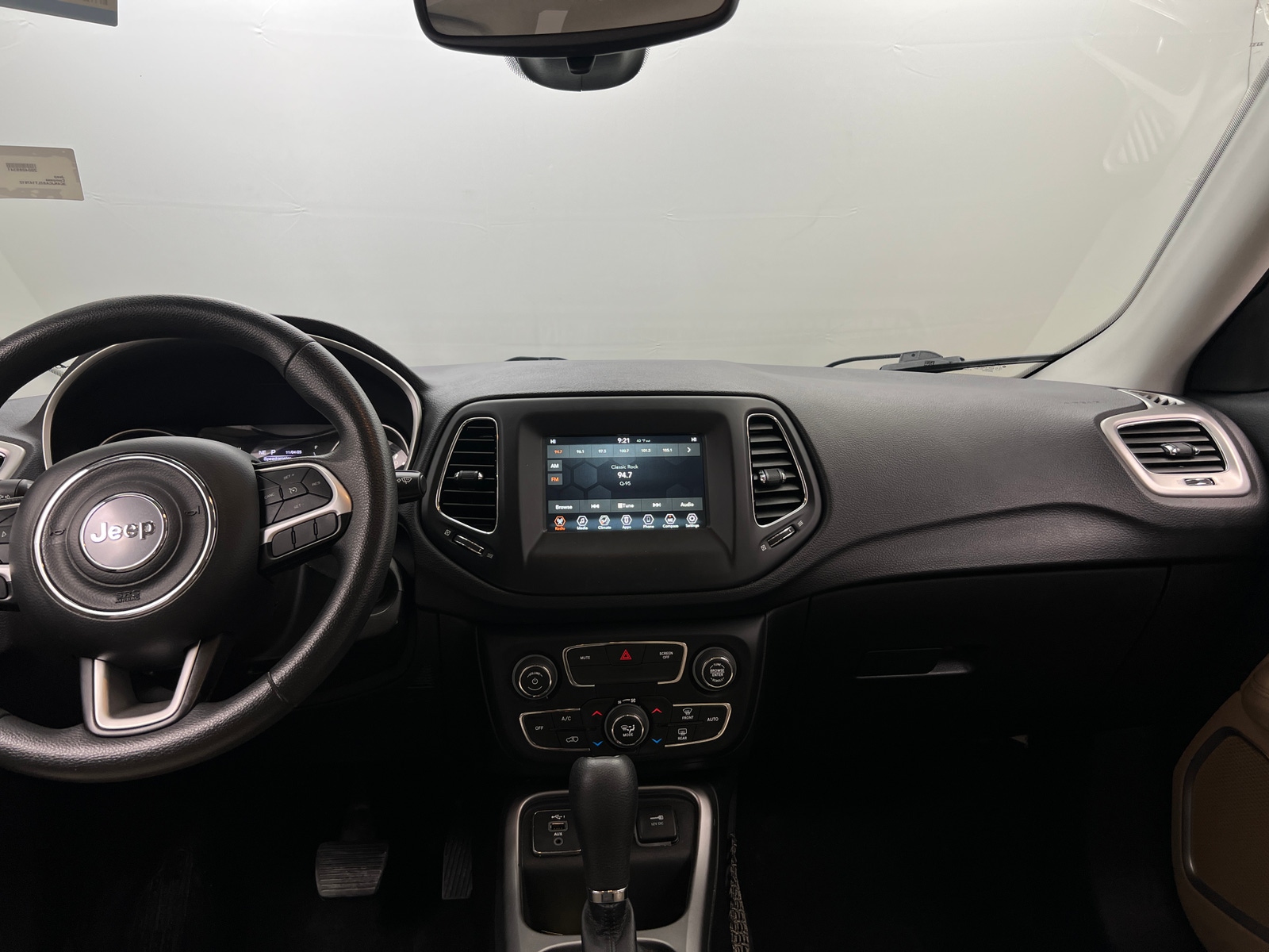 Thumbnail: 2020 Jeep Compass - 3