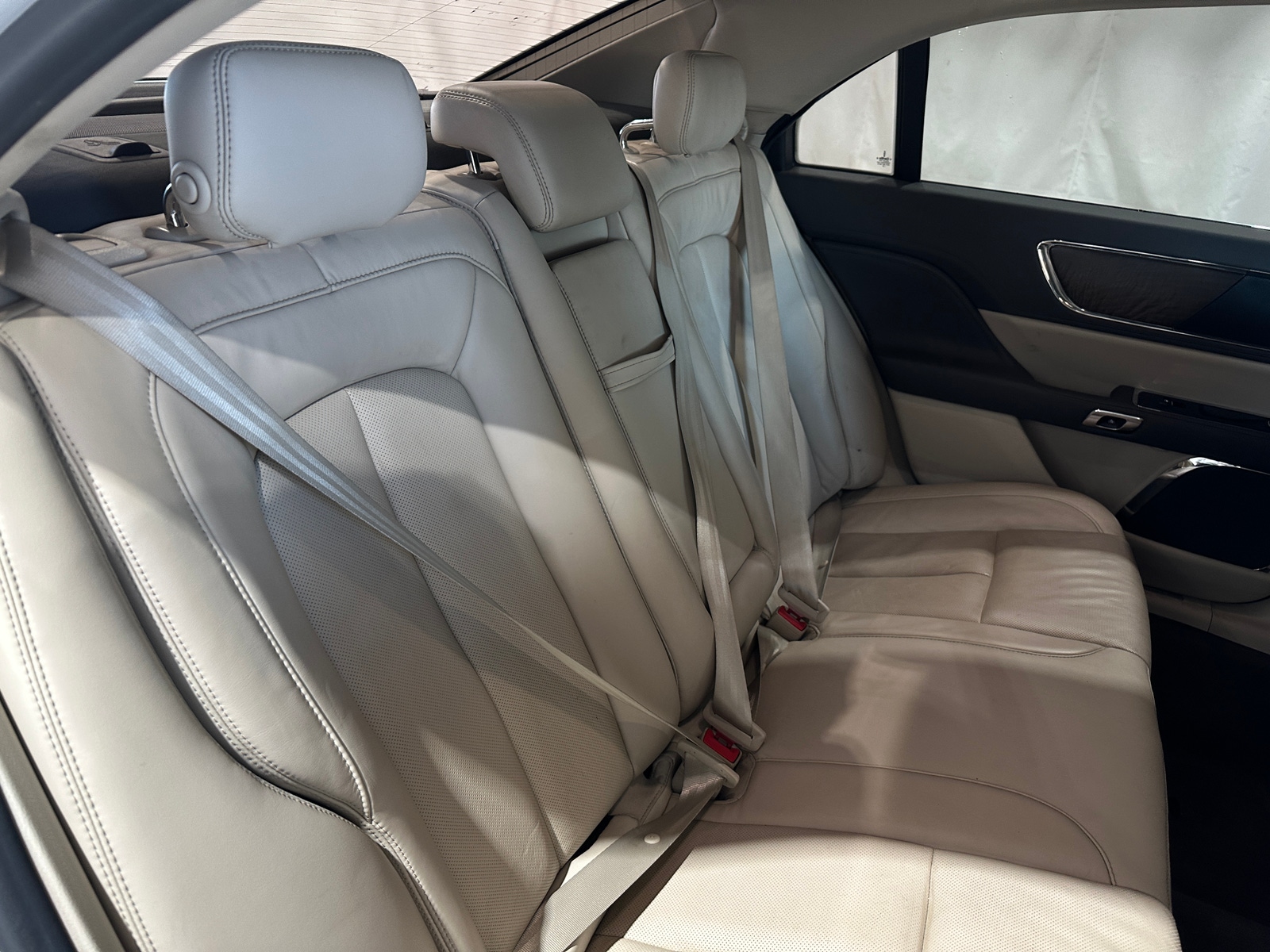 Thumbnail: 2017 Lincoln Continental - 5