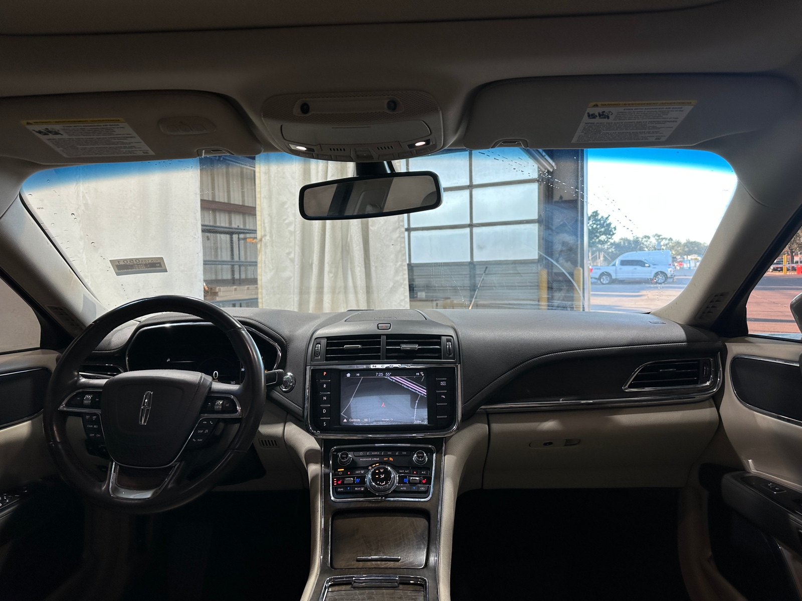 Thumbnail: 2017 Lincoln Continental - 2