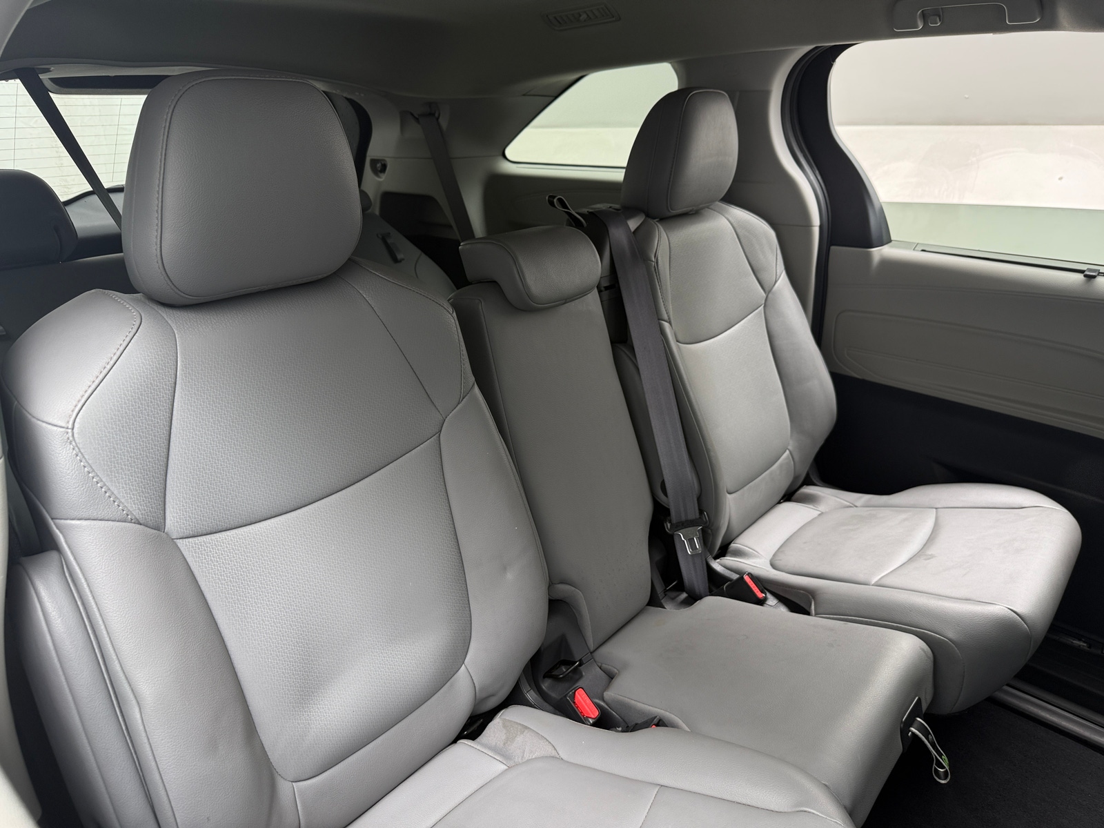 Thumbnail: 2022 Toyota Sienna - 5