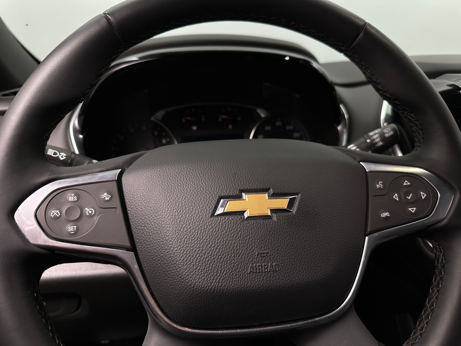 Thumbnail: 2023 Chevrolet Traverse - 5