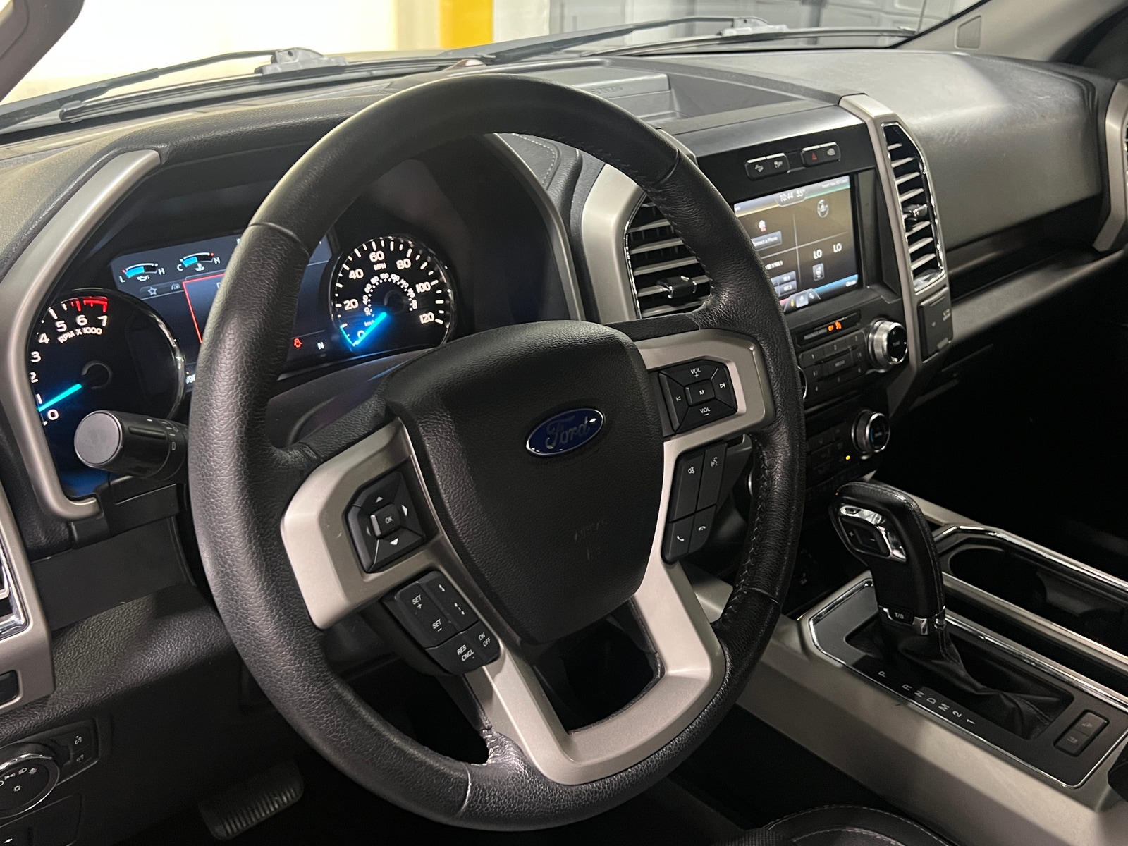 Thumbnail: 2015 Ford Econoline - 4