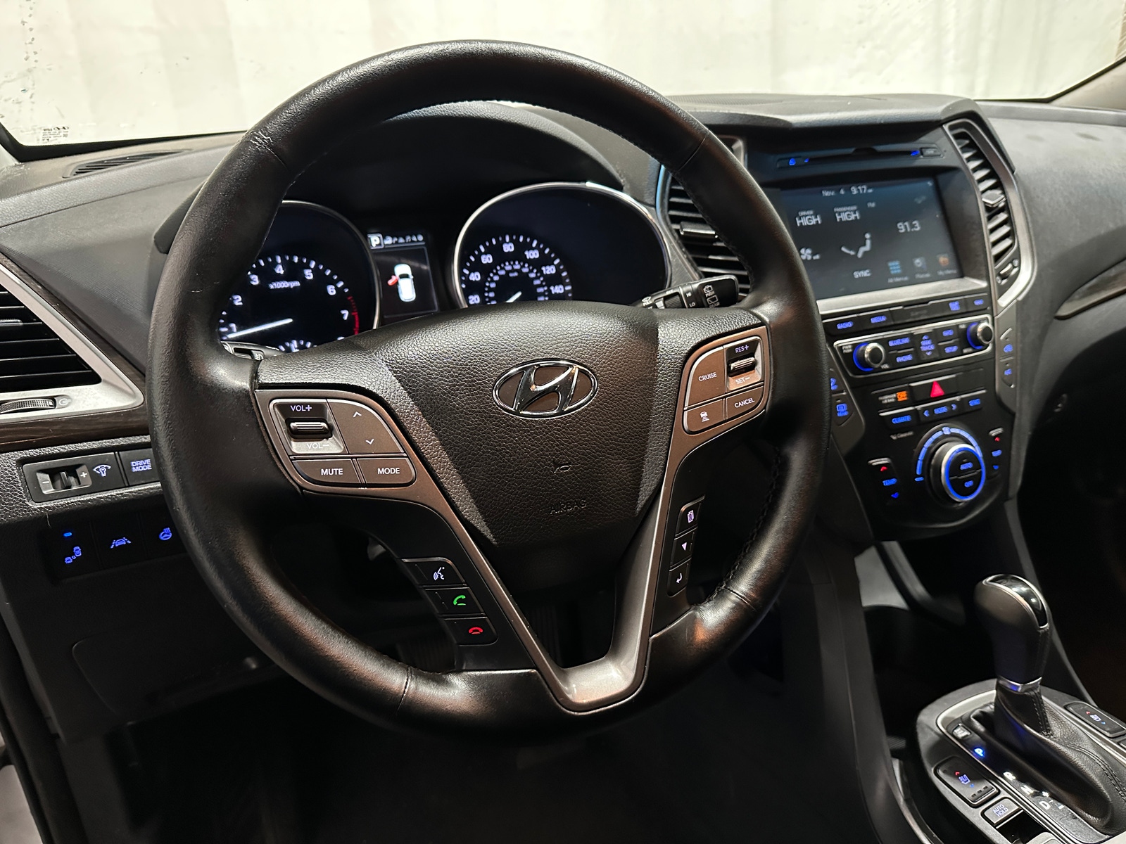 Thumbnail: 2017 Hyundai Santa Fe - 4