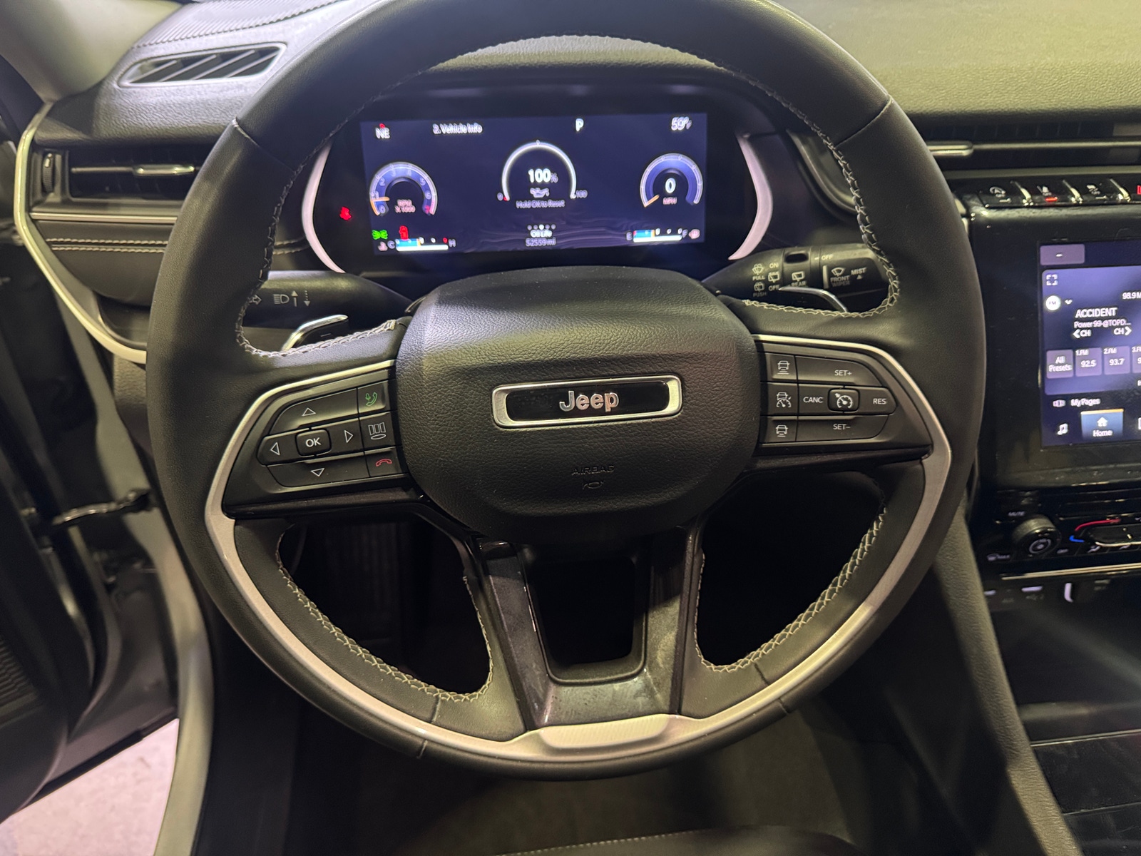 Thumbnail: 2023 Jeep Grand Cherokee L - 5