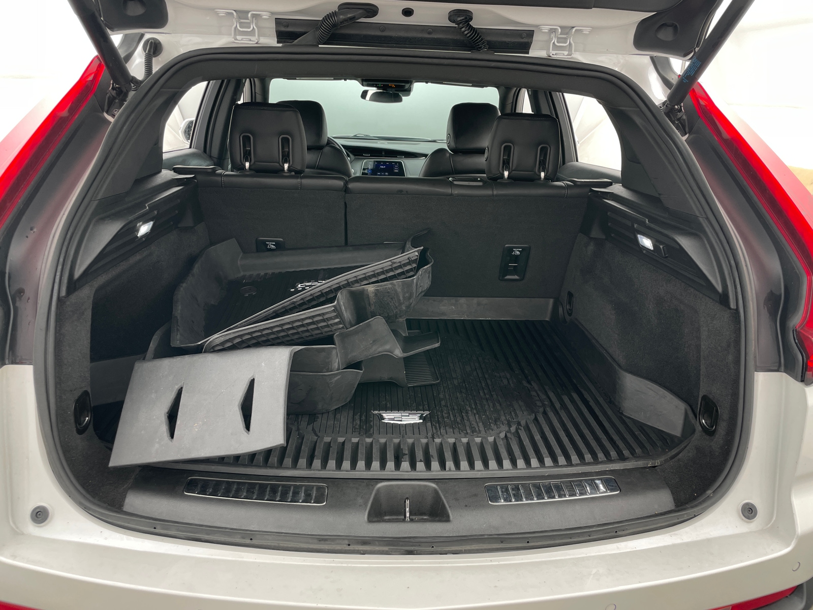 Thumbnail: 2021 Cadillac XT4 - 6