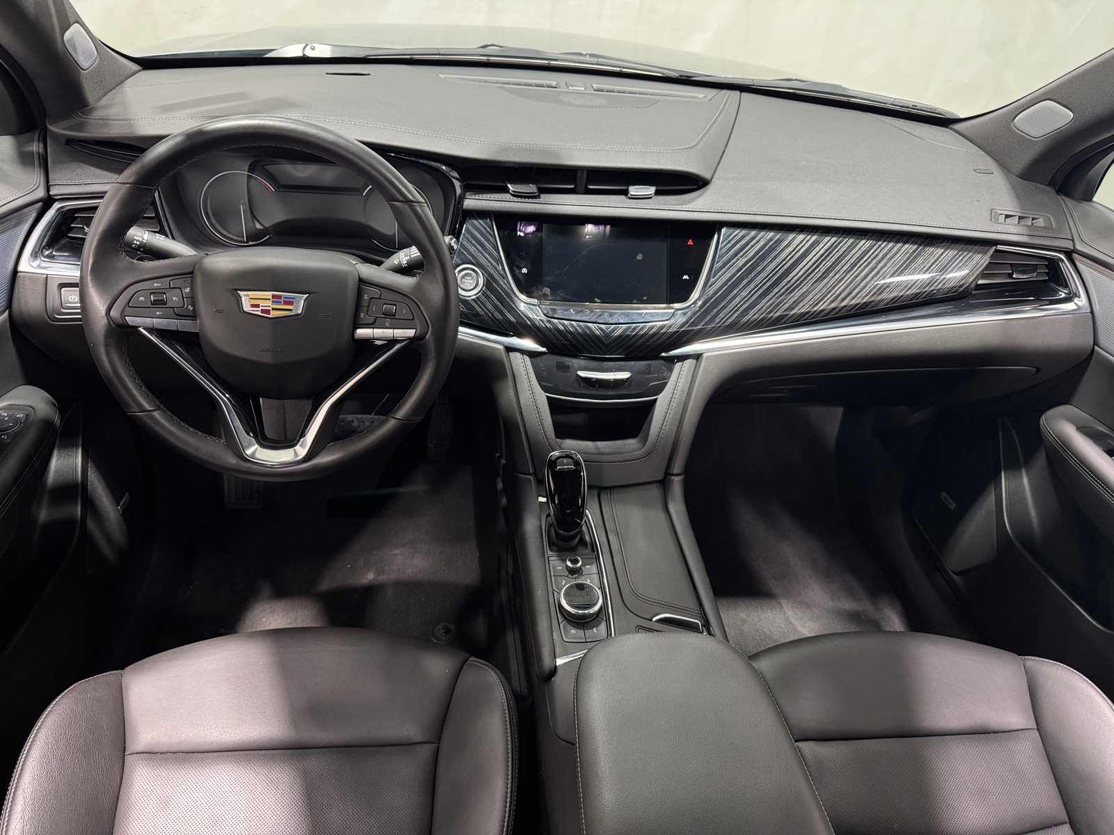 Thumbnail: 2025 Cadillac XT6 - 2