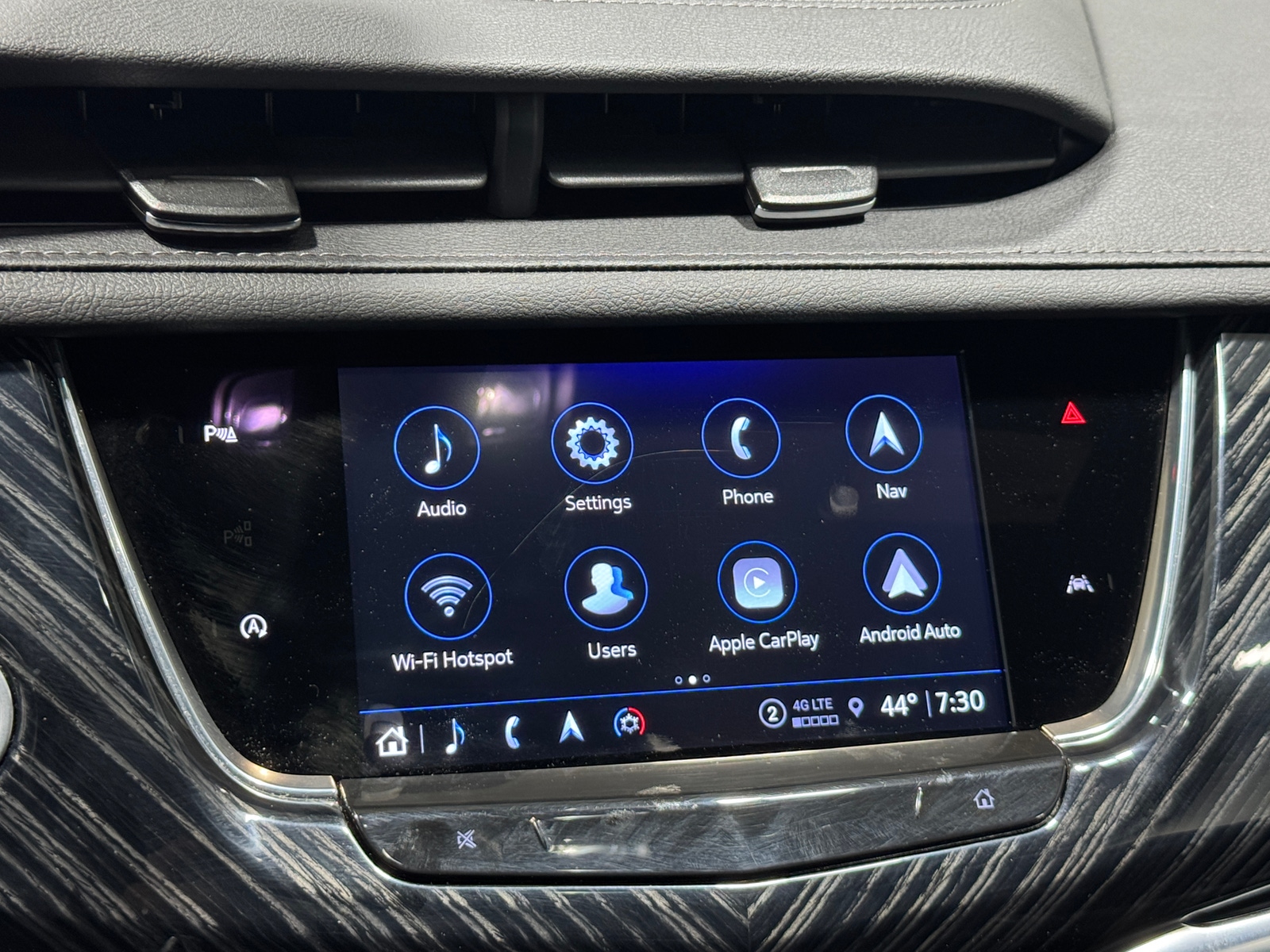 Thumbnail: 2025 Cadillac XT6 - 3